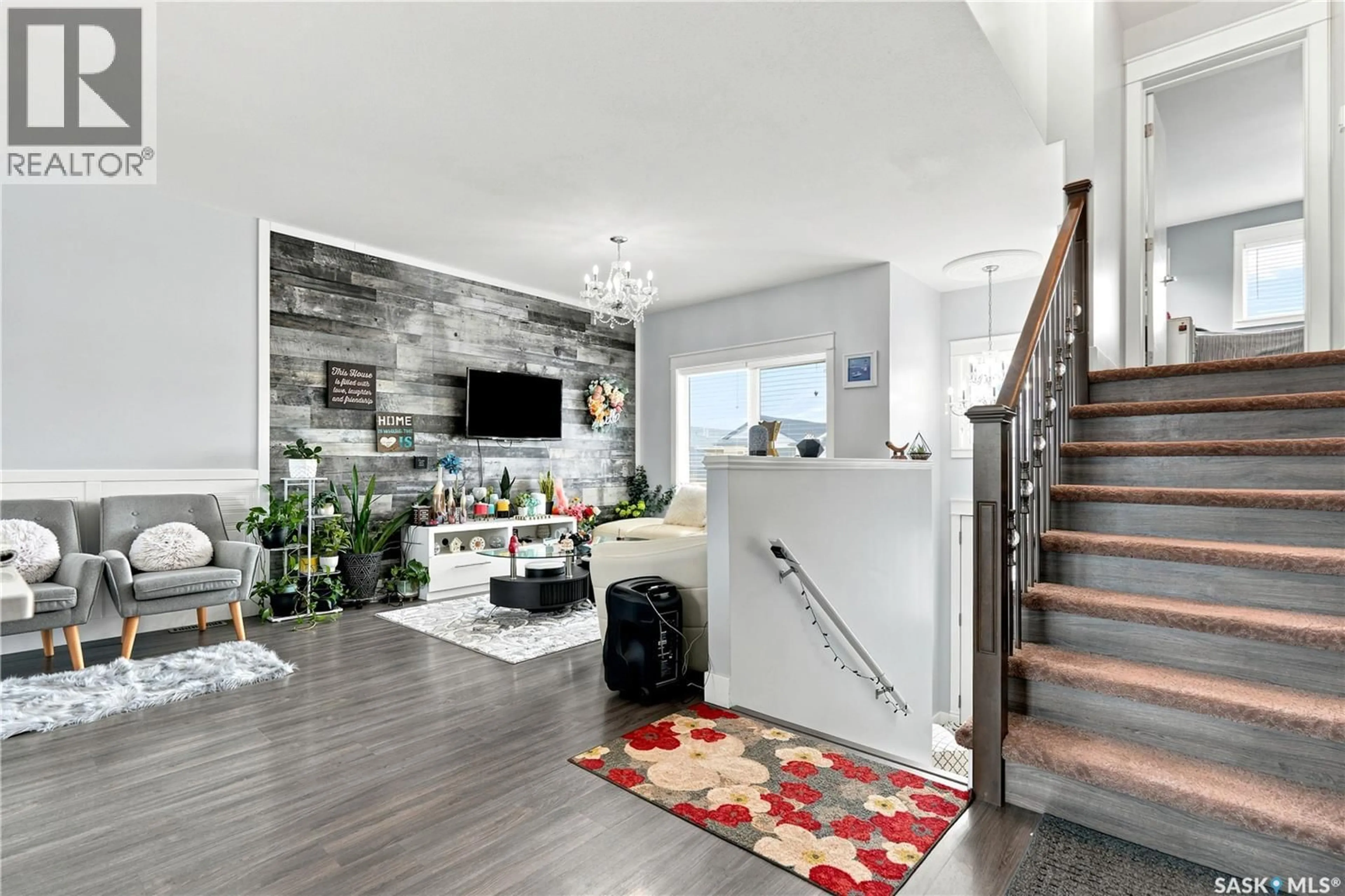 Indoor entryway for 223 ELLS CRESCENT, Saskatoon Saskatchewan S7L6K6