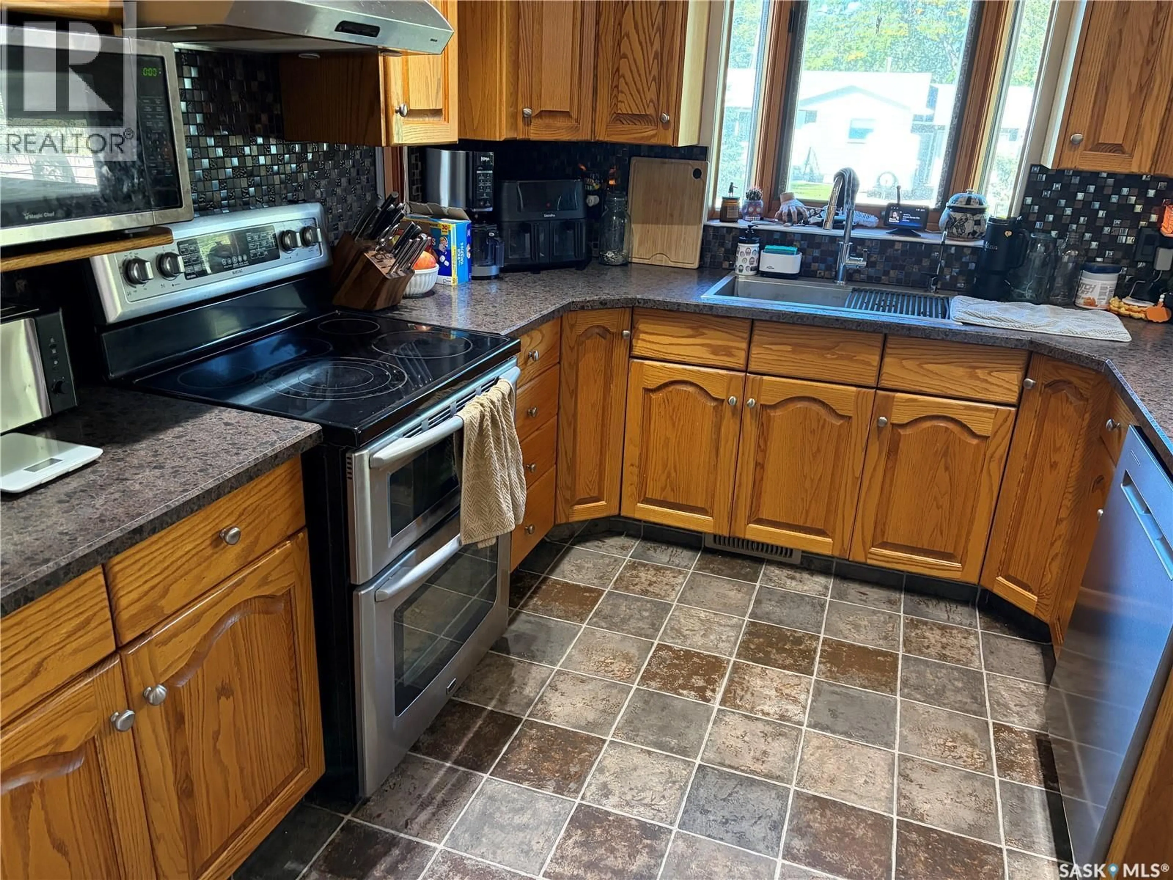 Standard kitchen, ceramic/tile floor for 133 2ND AVENUE, Wadena Saskatchewan S0A4J0