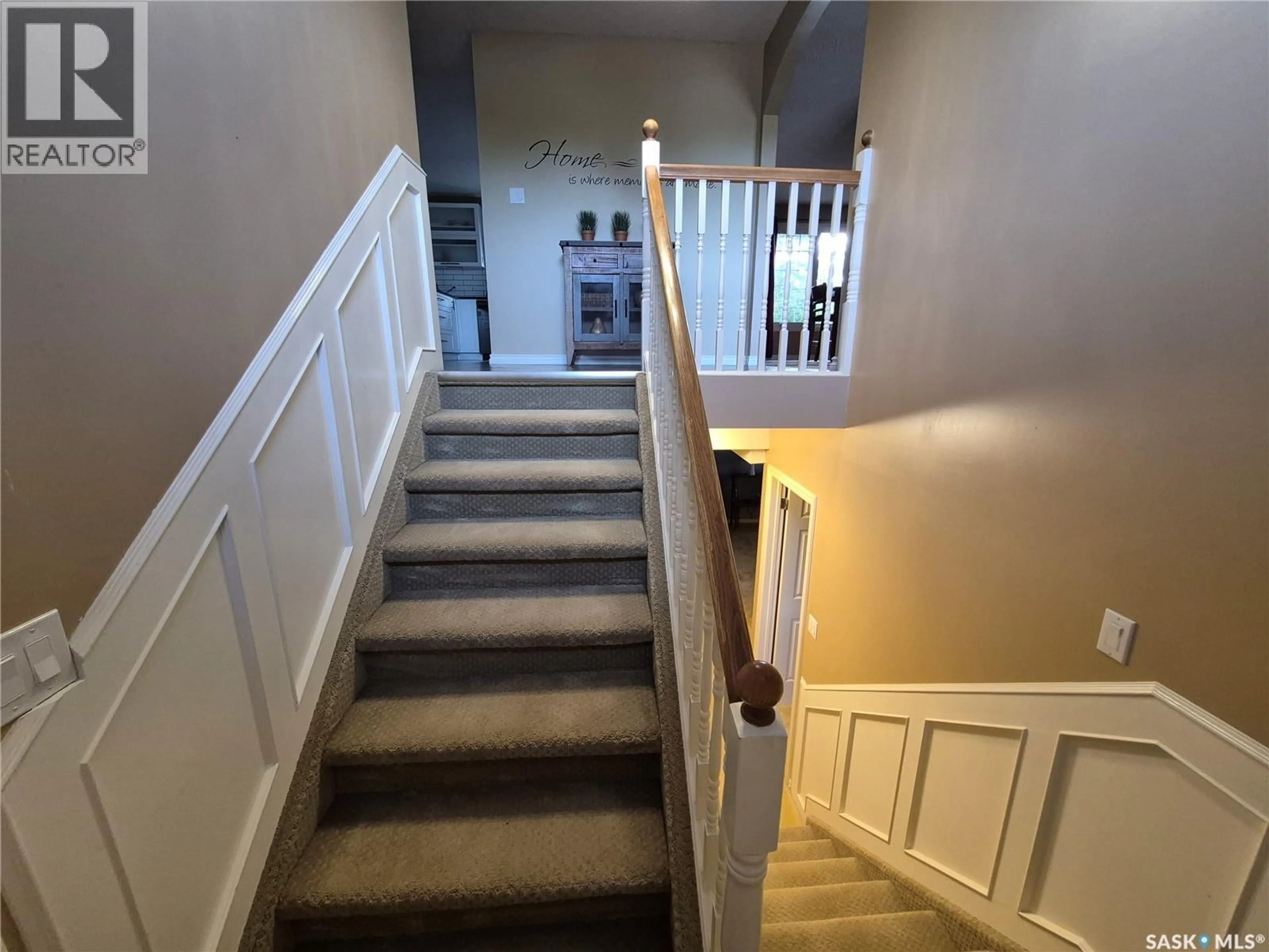 Stairs for 280 HAYES DRIVE, Swift Current Saskatchewan S9H4H1