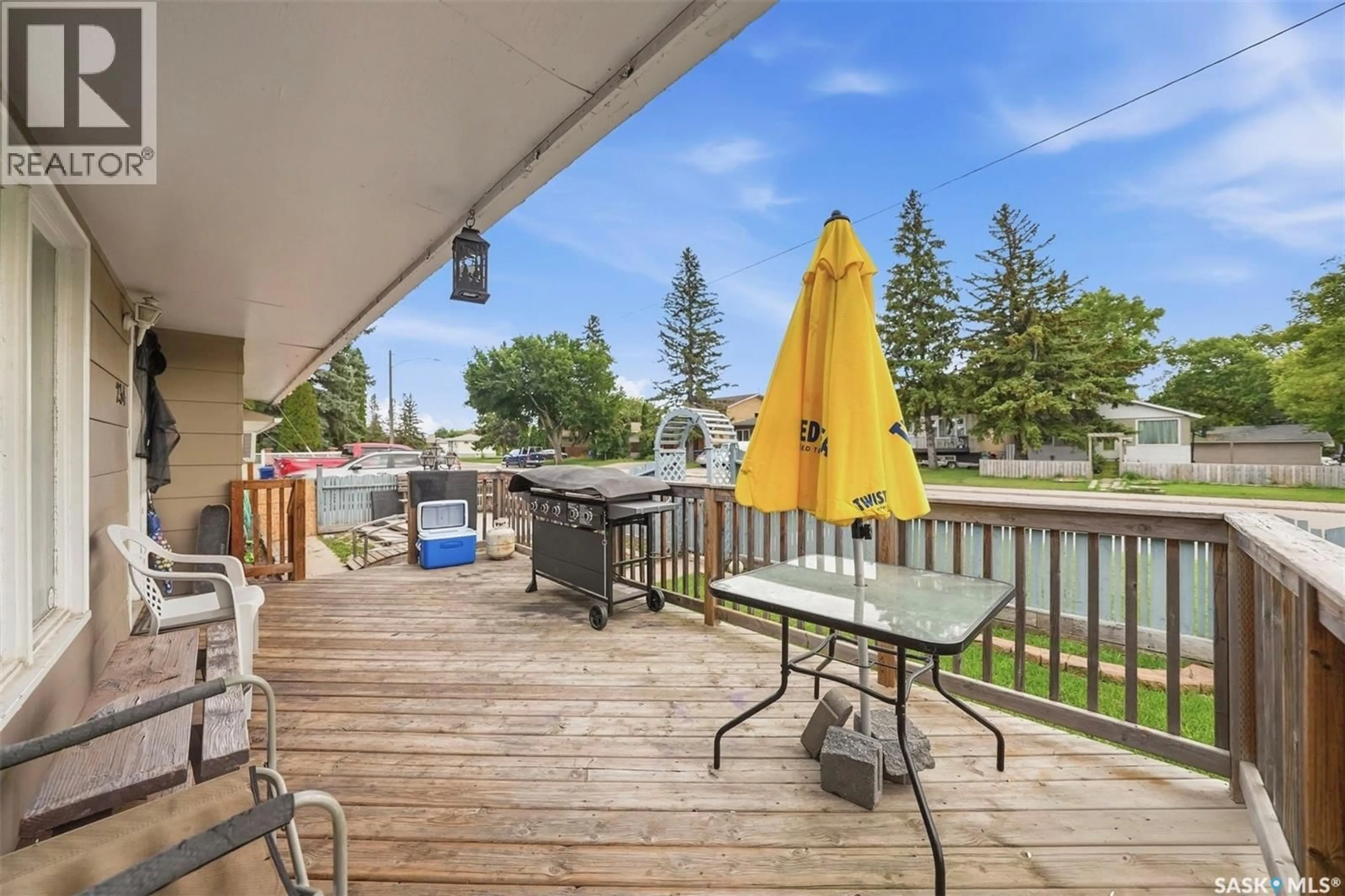 Patio, water/lake/river/ocean view for 234 WINNIPEG AVENUE, Saskatoon Saskatchewan S7M3M2