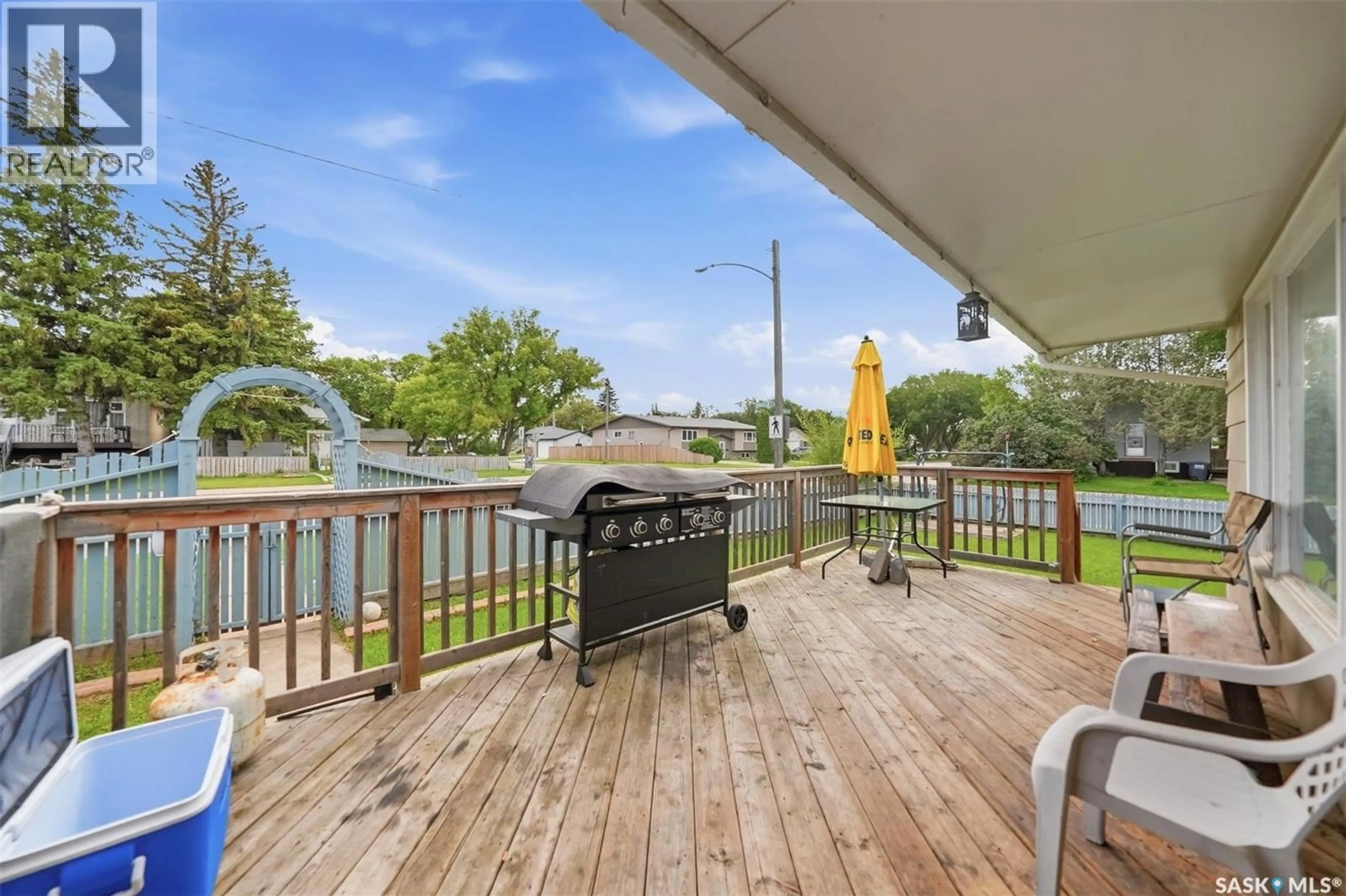 Patio, water/lake/river/ocean view for 234 WINNIPEG AVENUE, Saskatoon Saskatchewan S7M3M2
