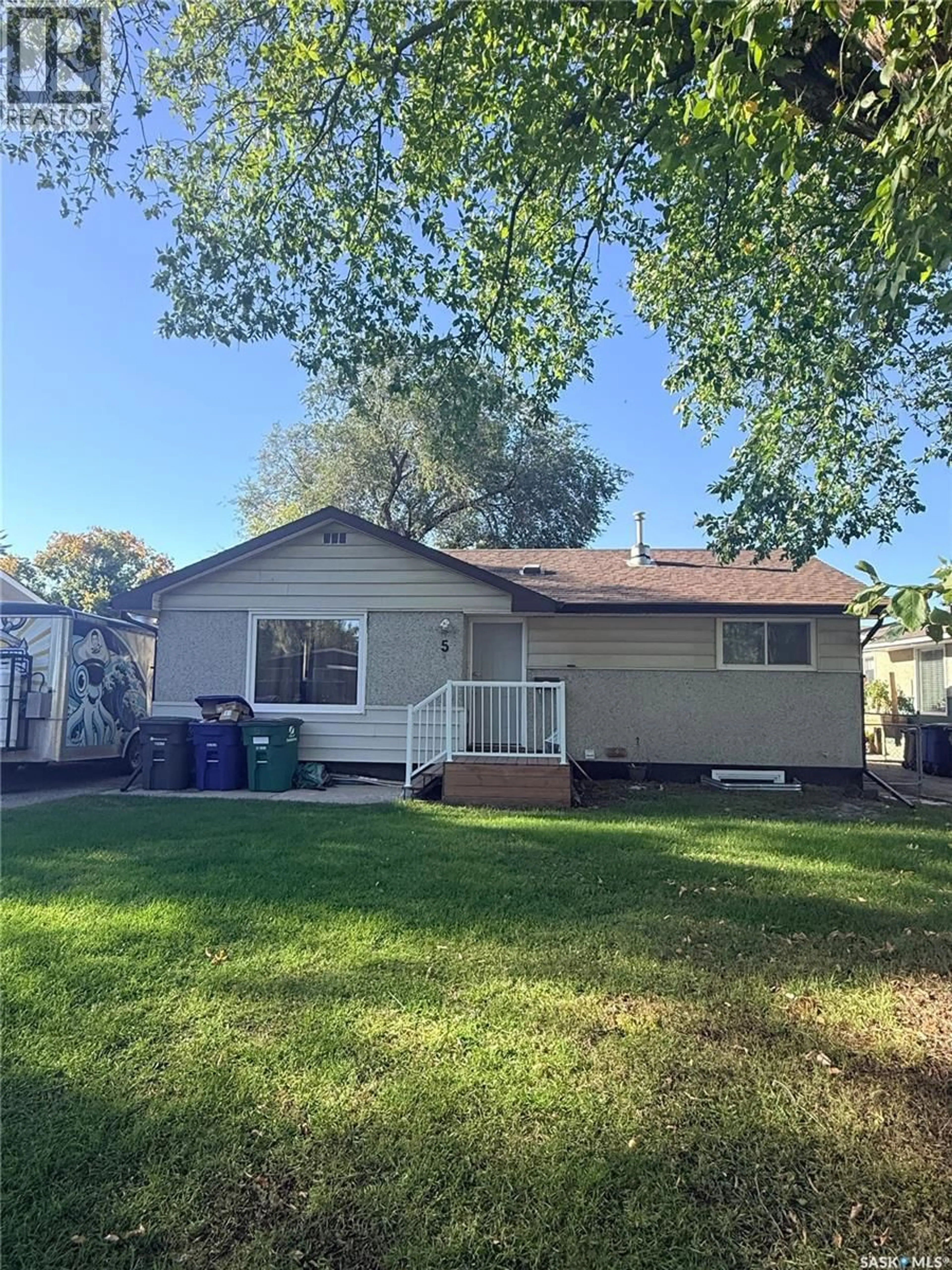 Home with vinyl exterior material, street for 5 MALTA CRESCENT, Saskatoon Saskatchewan S7L3V9