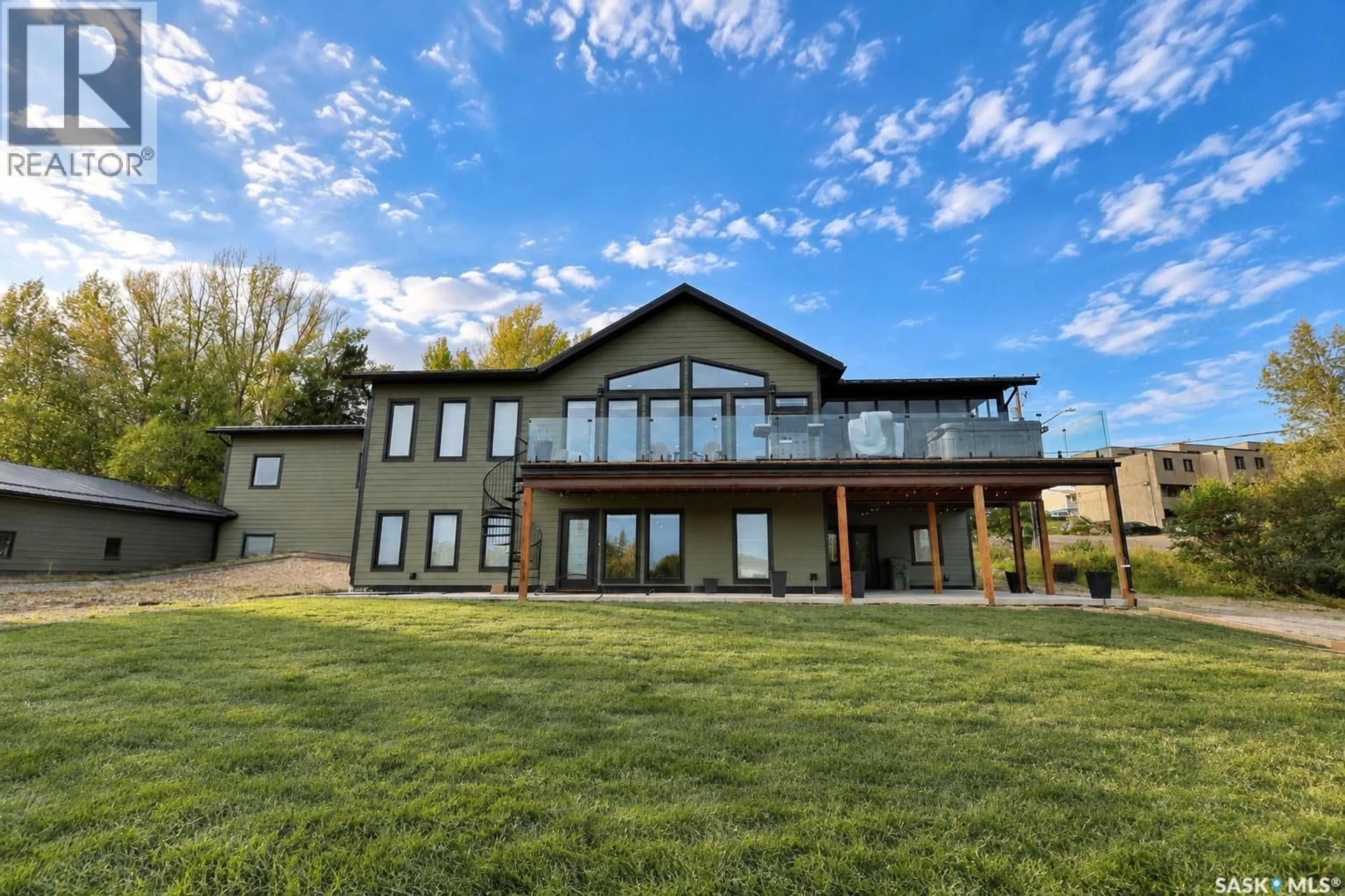 Home with vinyl exterior material, water/lake/river/ocean view for 1515 BAY AVENUE, La Ronge Saskatchewan S0J1L0