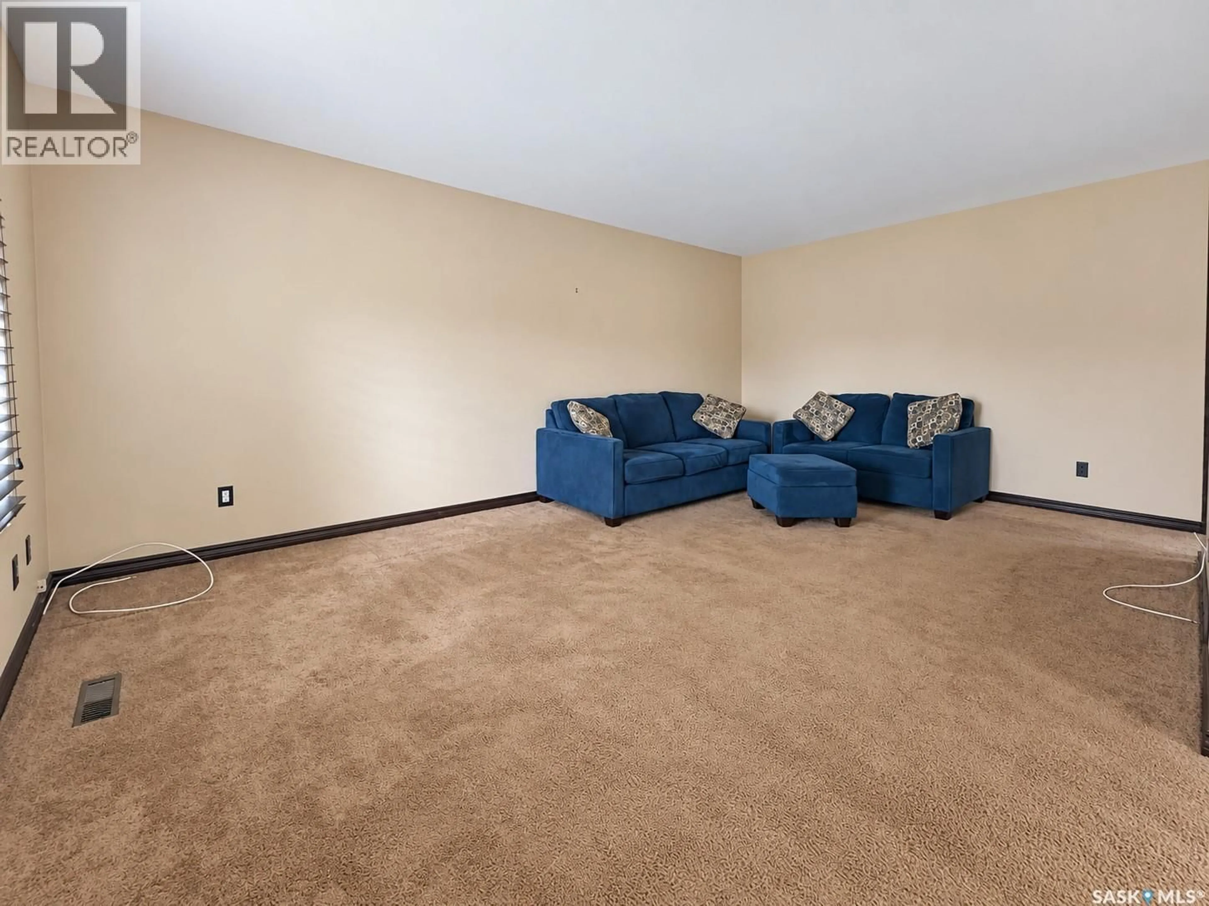 Unknown for 7122 LAWRENCE DRIVE, Regina Saskatchewan S4X3X6
