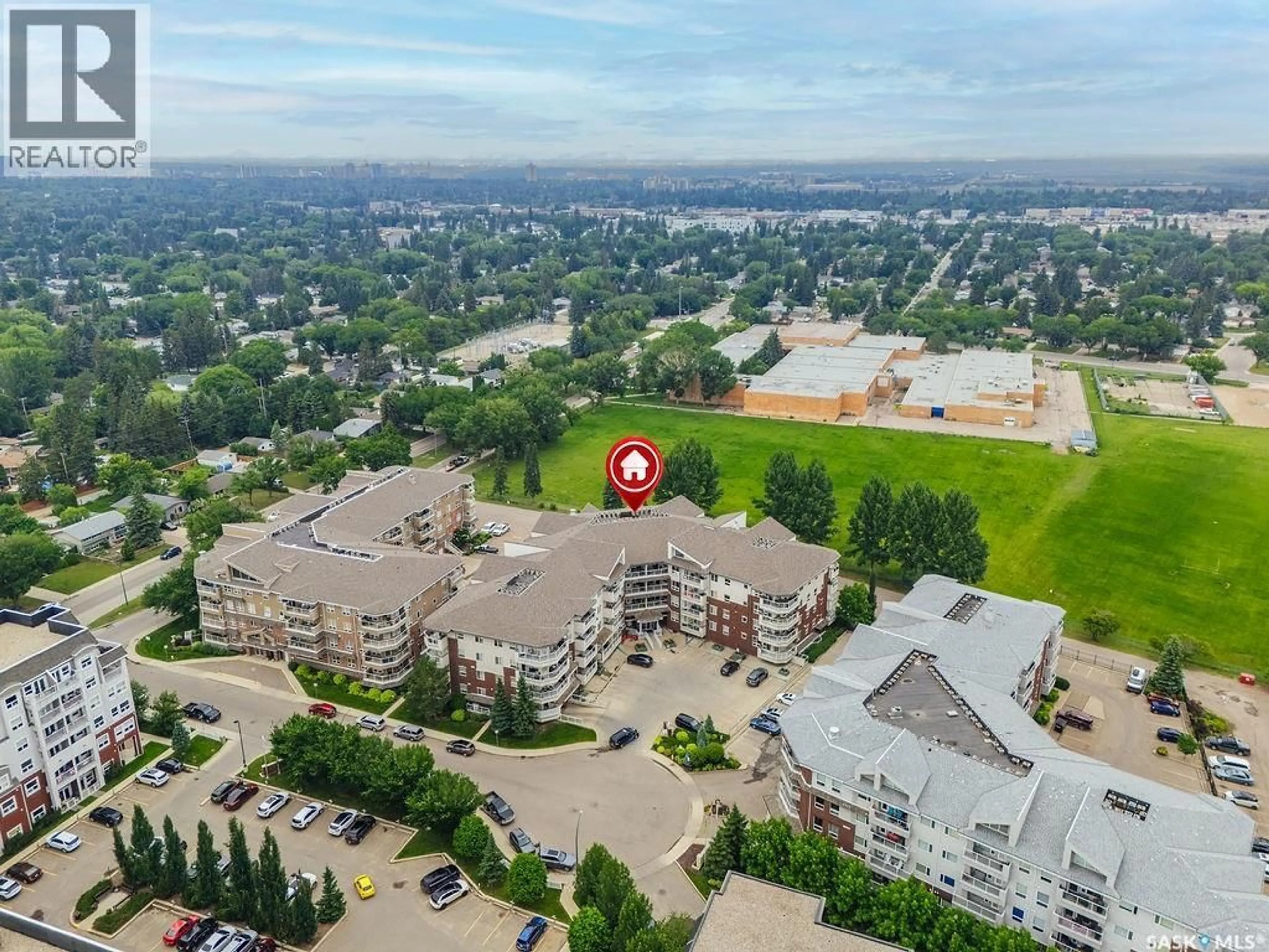 A pic from outside/outdoor area/front of a property/back of a property/a pic from drone, city buildings view from balcony for 106 - 113 ARMISTICE WAY, Saskatoon Saskatchewan S7J2H4
