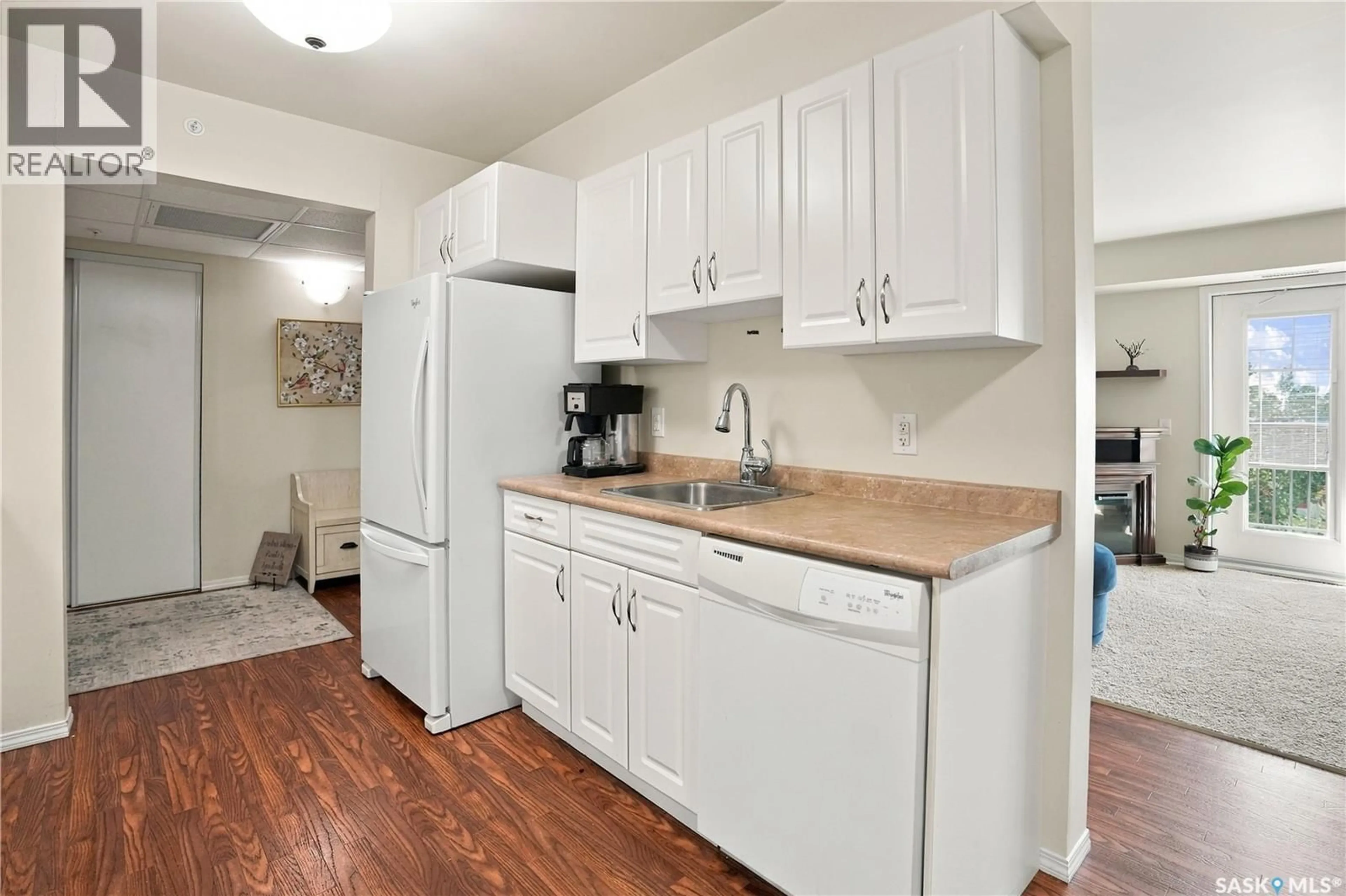 Standard kitchen, unknown for 415 1802 106TH STREET, North Battleford Saskatchewan S9A3T5