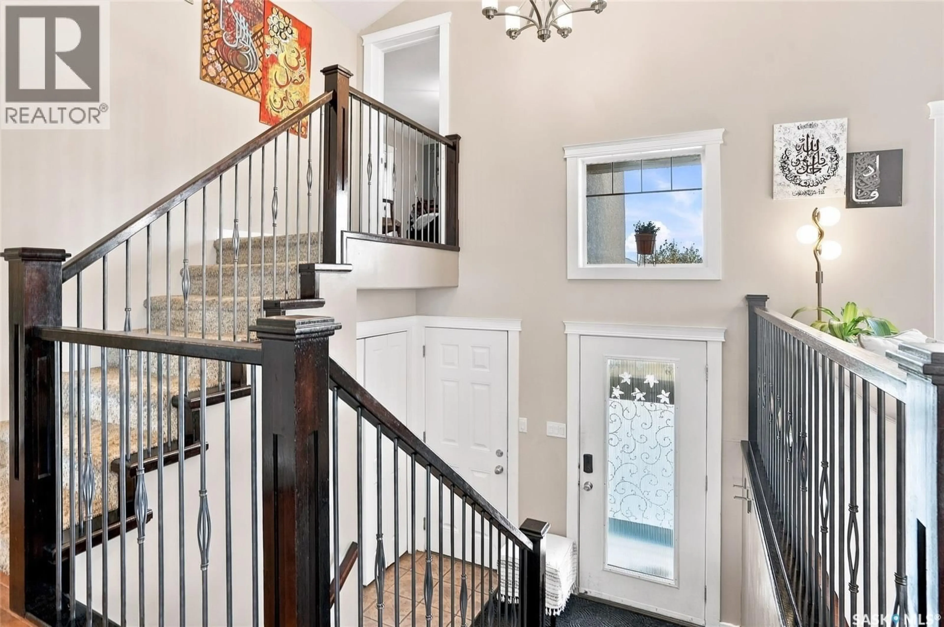 Indoor entryway for 1642 SHEPHERD COURT, Saskatoon Saskatchewan S7W0B5