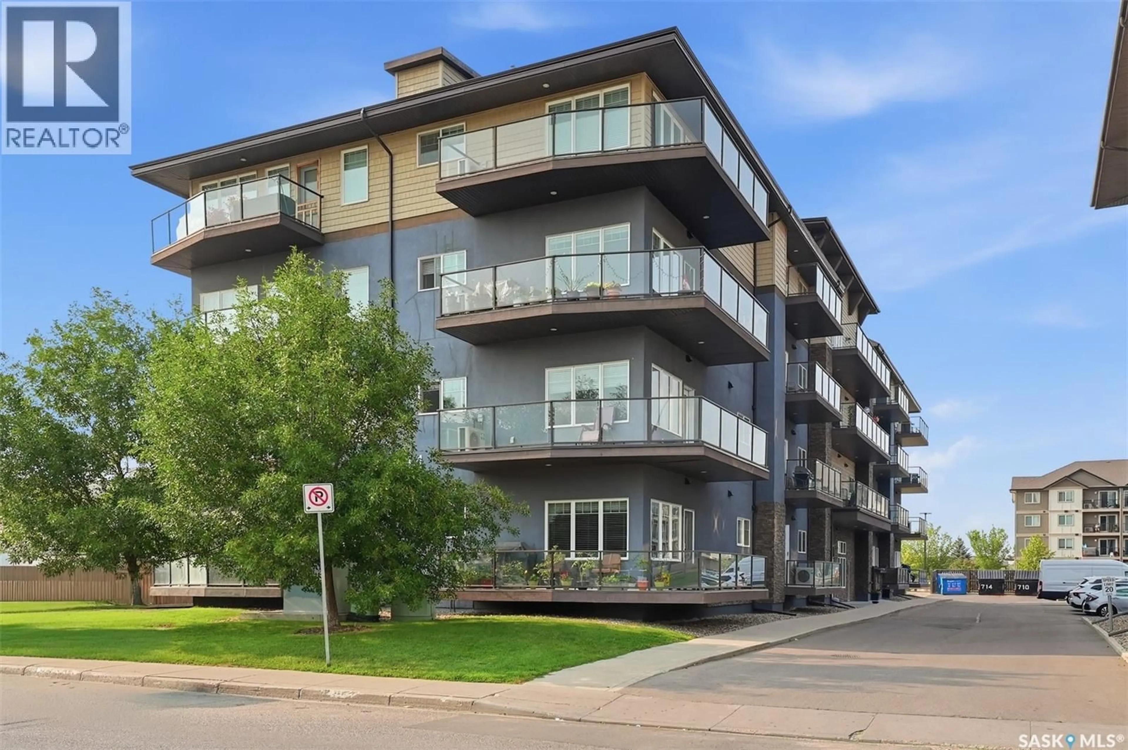 Patio, unknown for 305 - 714 HART ROAD, Saskatoon Saskatchewan S7M1L2