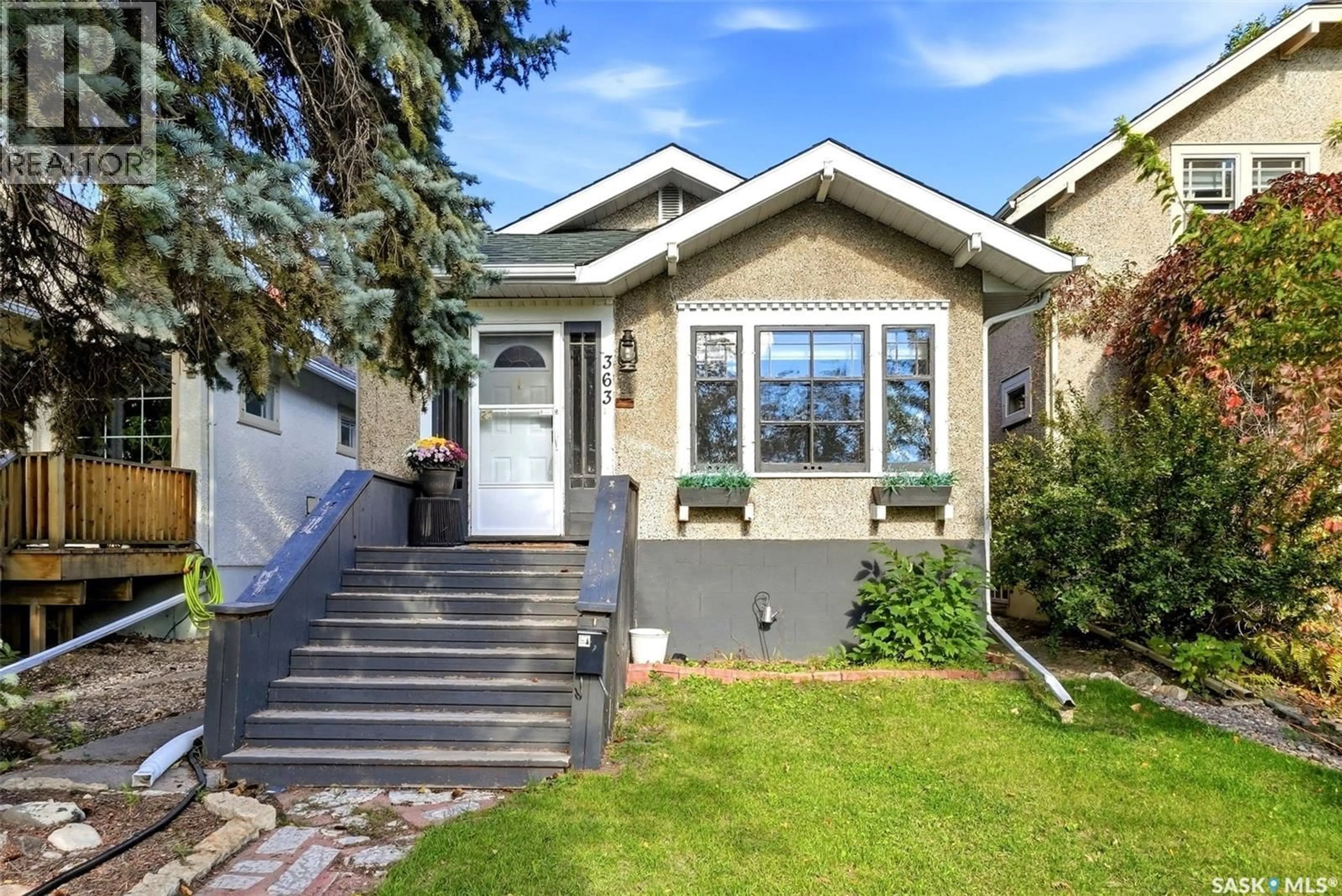 Home with vinyl exterior material, street for 363 LEOPOLD CRESCENT, Regina Saskatchewan S4T6N8