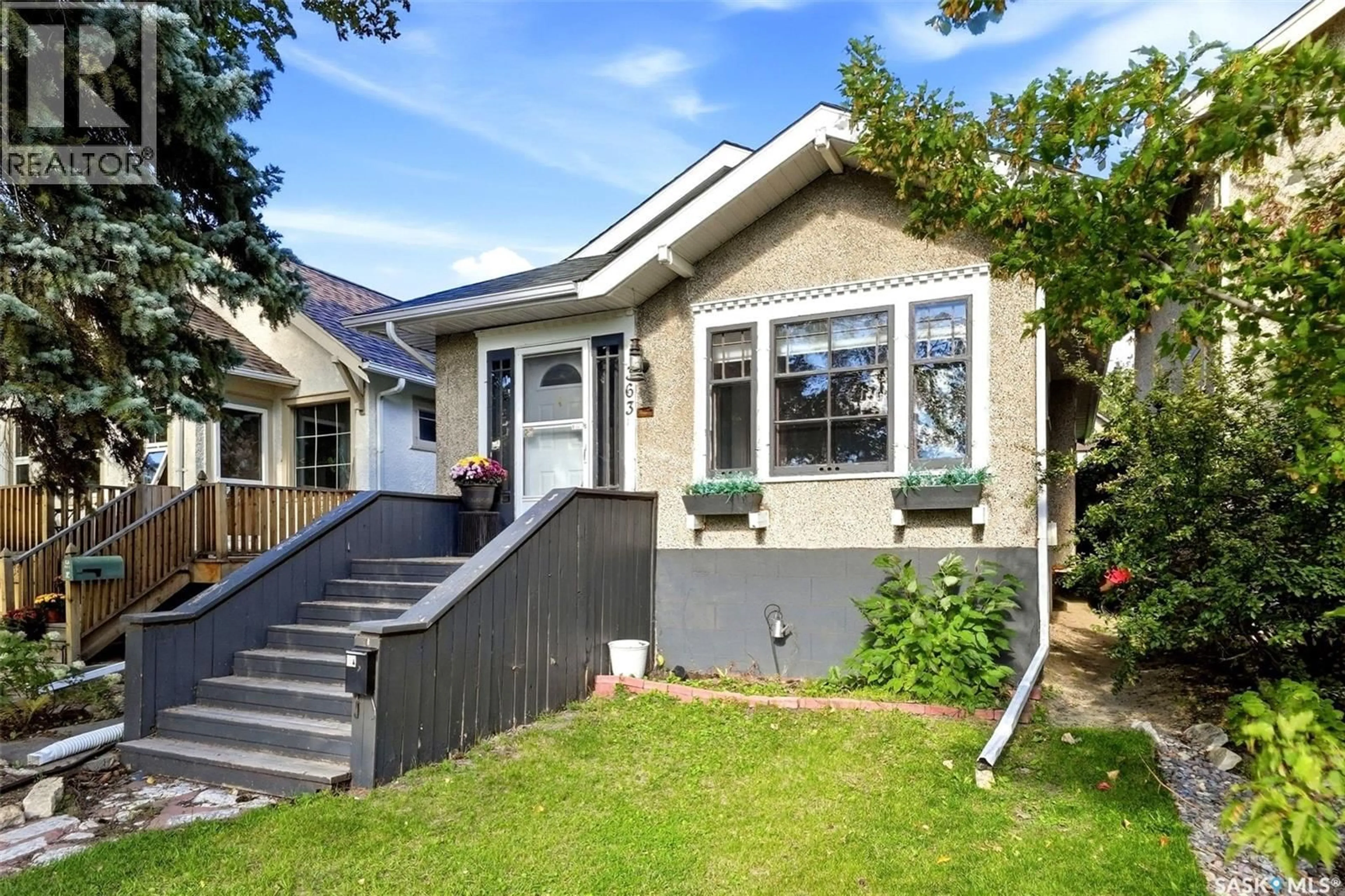 Home with vinyl exterior material, street for 363 LEOPOLD CRESCENT, Regina Saskatchewan S4T6N8