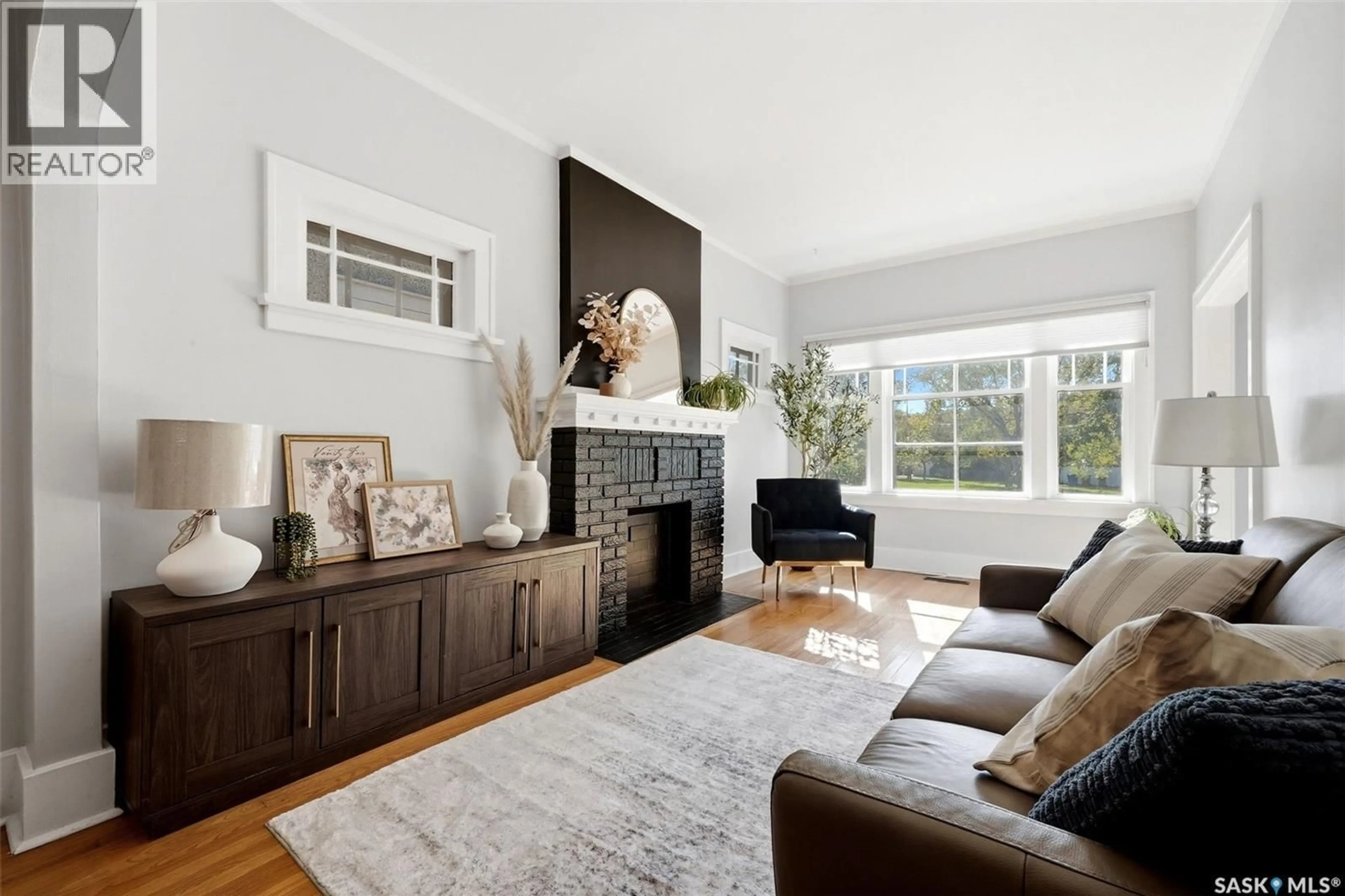 Living room with furniture, unknown for 363 LEOPOLD CRESCENT, Regina Saskatchewan S4T6N8