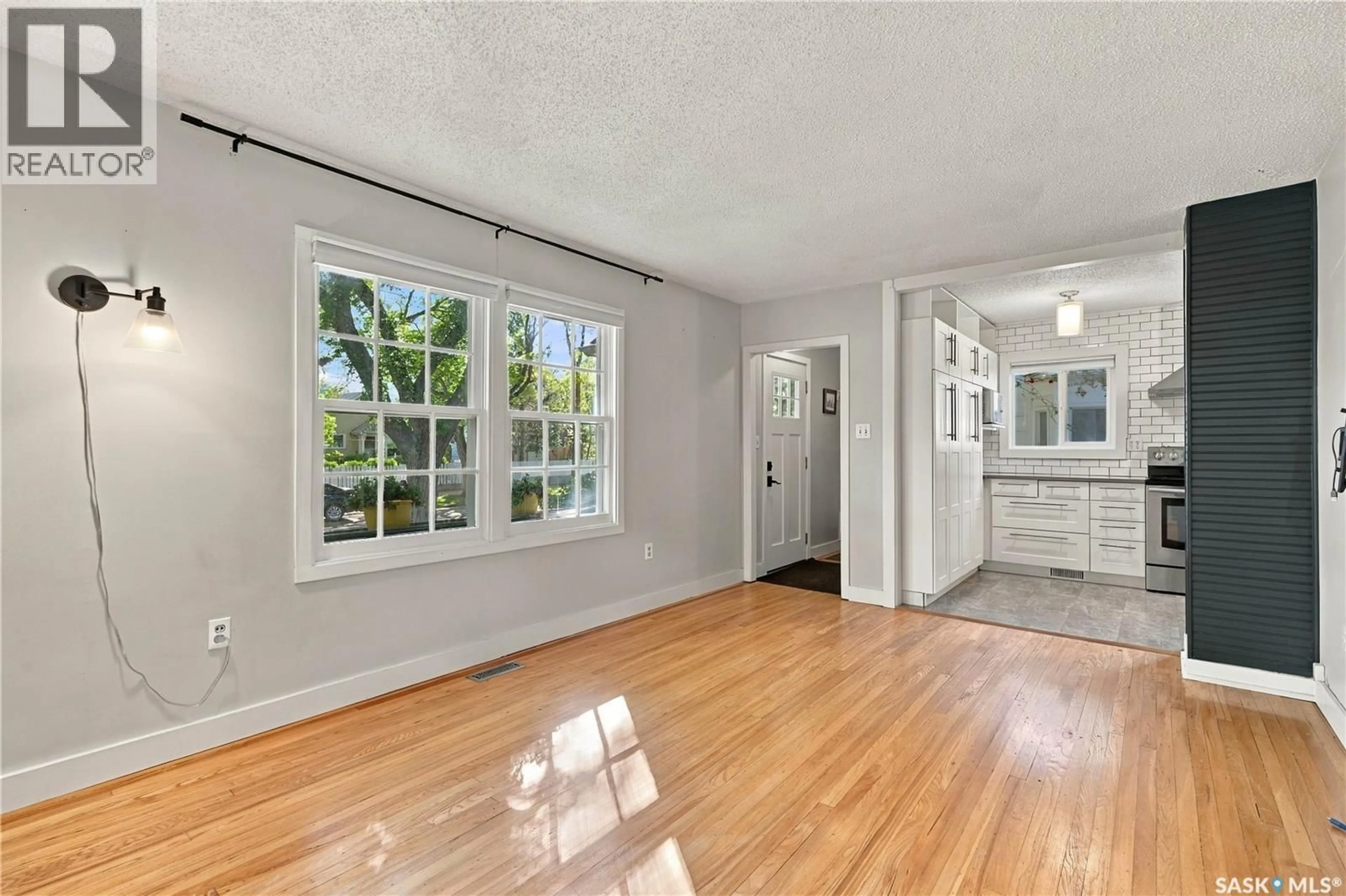 A pic of a room for 221 ELM STREET, Saskatoon Saskatchewan S7J0G8
