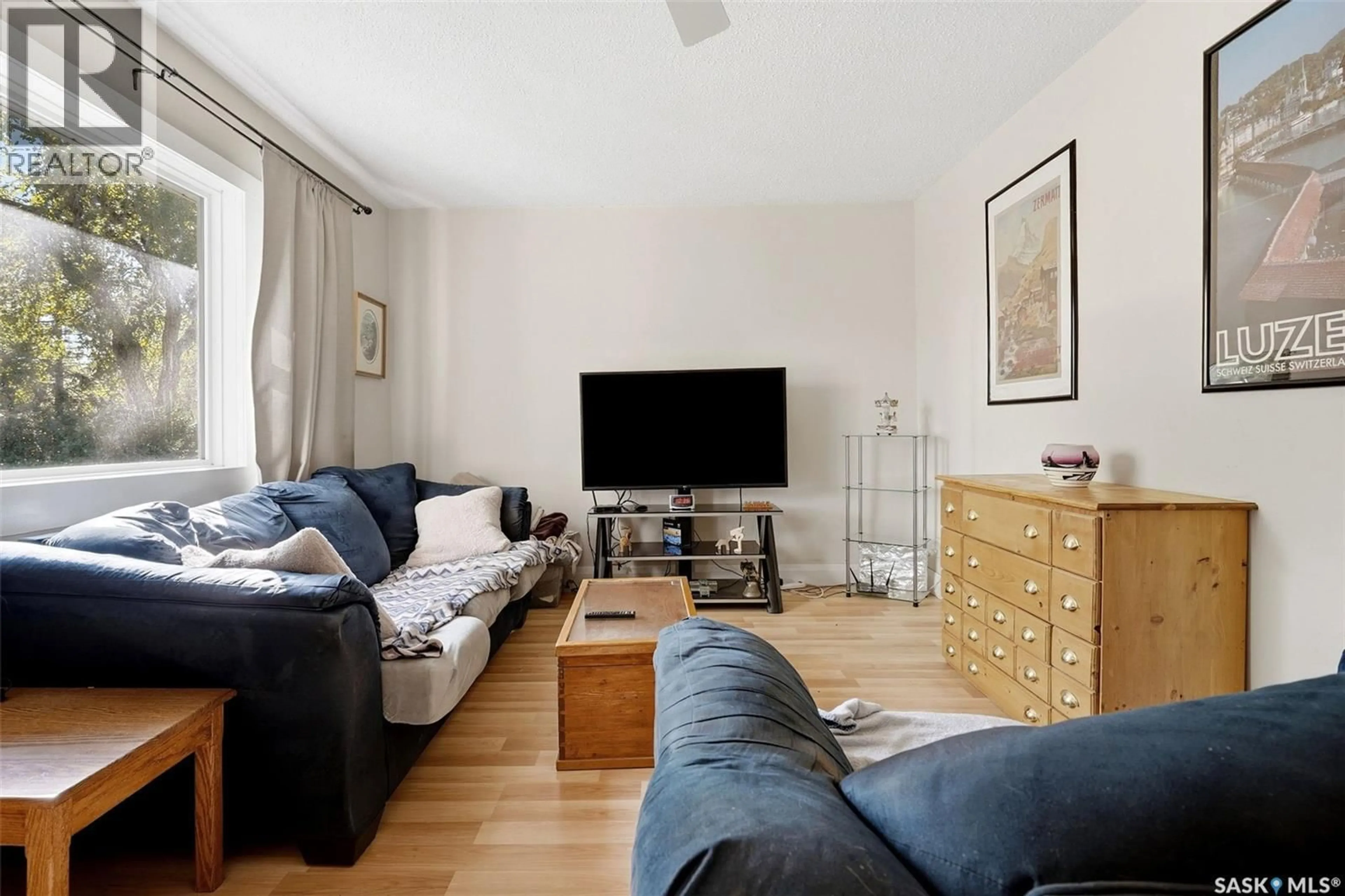 Living room with furniture, unknown for 1010 ELPHINSTONE STREET, Regina Saskatchewan S4T3L8
