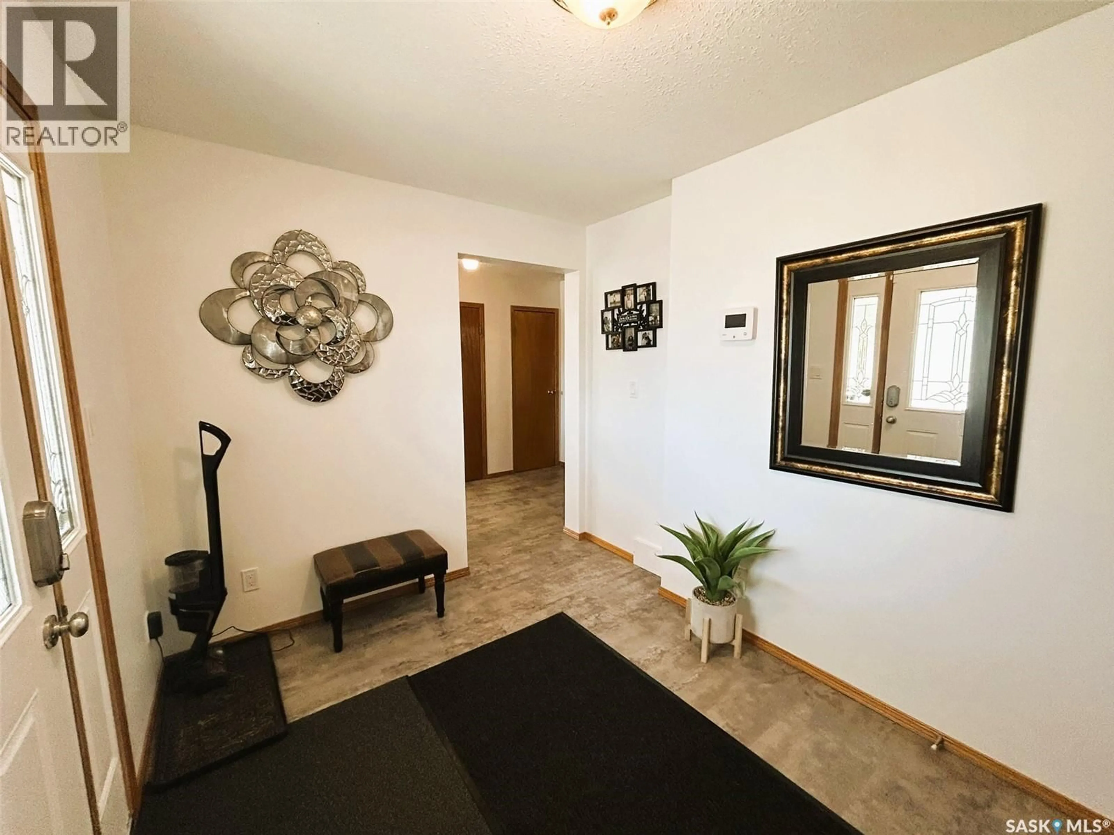 Indoor entryway for 206 2ND STREET, Carrot River Saskatchewan S0E0L0