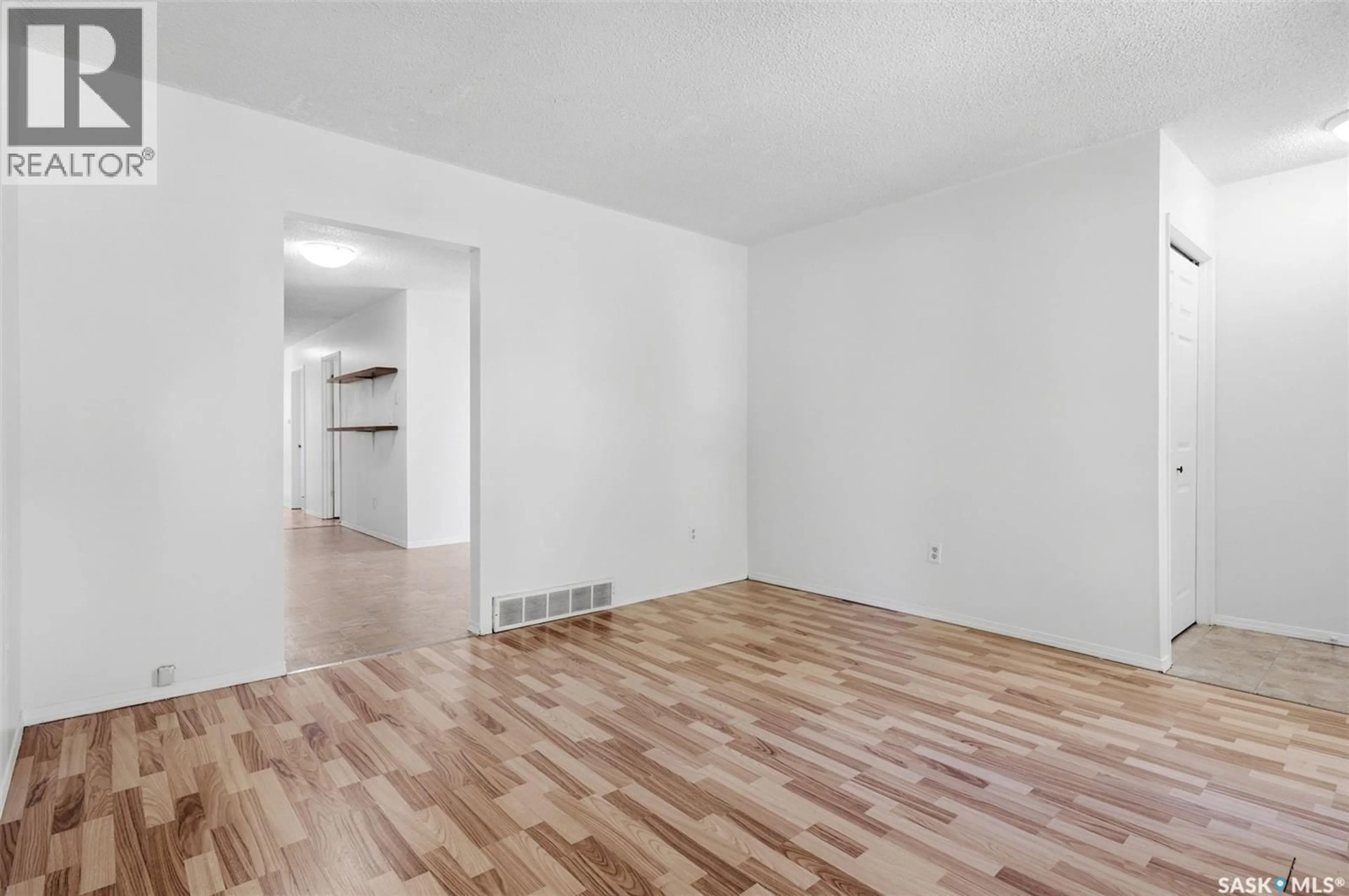 A pic of a room for 185 THOMSON AVENUE, Regina Saskatchewan S4N5L2