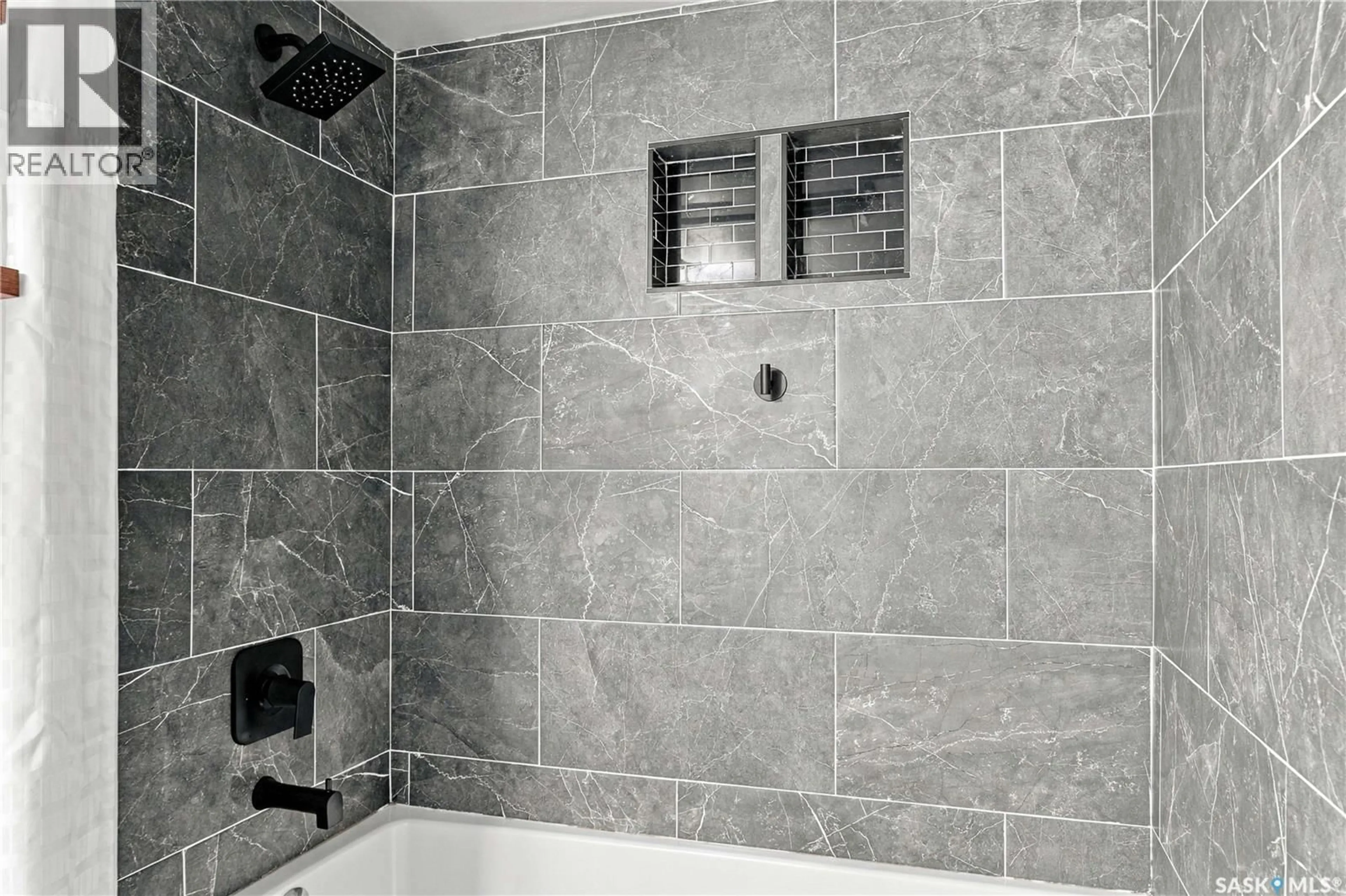 Contemporary bathroom, ceramic/tile floor for 210 2233 ST HENRY AVENUE, Saskatoon Saskatchewan S7M5K6