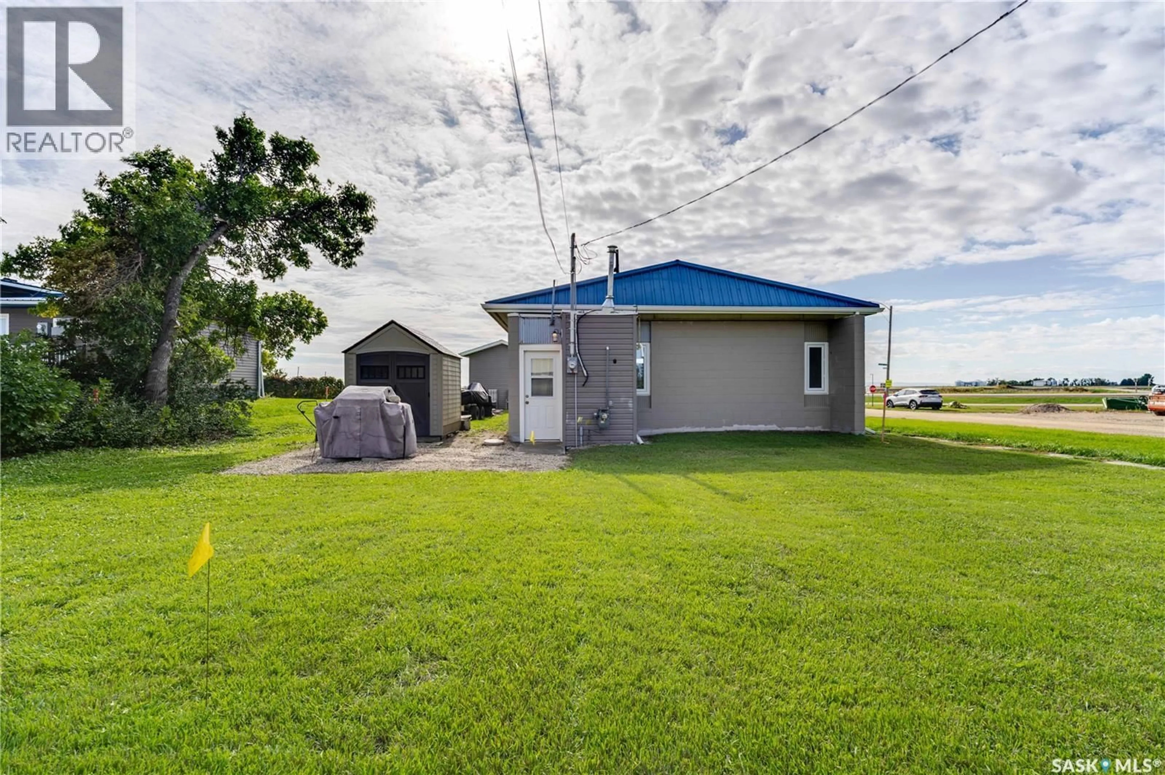 A pic from outside/outdoor area/front of a property/back of a property/a pic from drone, unknown for 501 RAILWAY AVENUE, Wilcox Saskatchewan S0G5E0