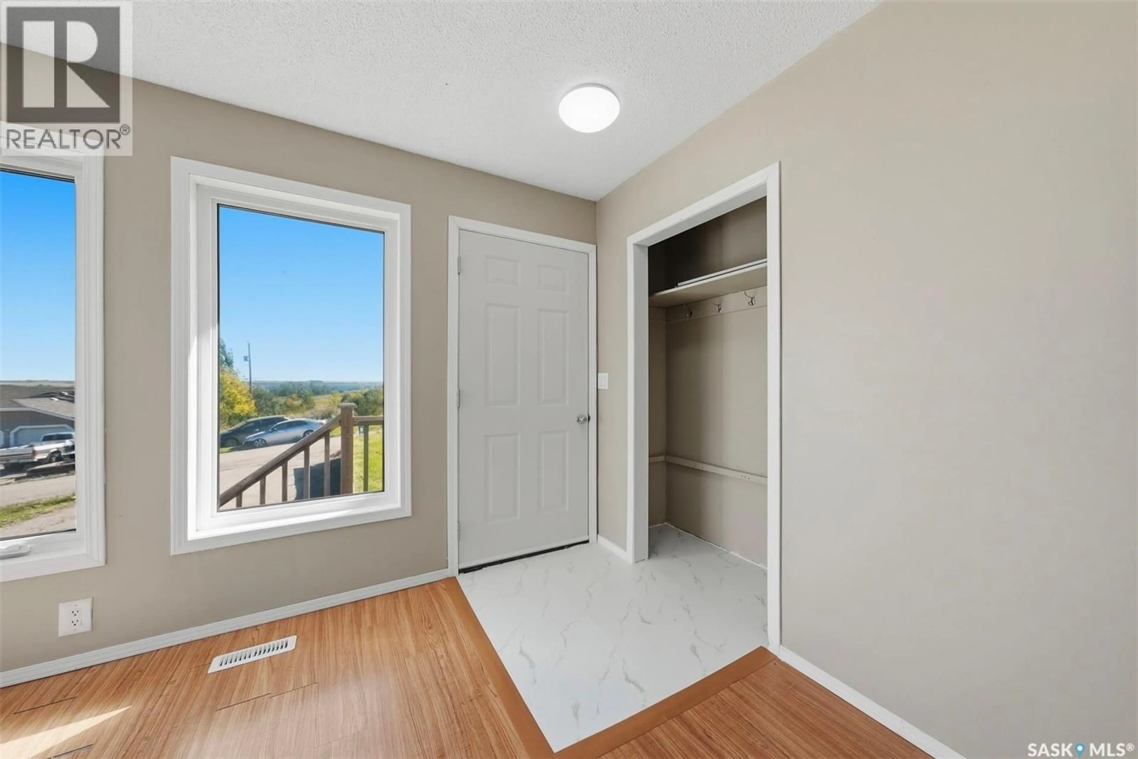 Indoor entryway for 218 JEAN STREET, Manitou Beach Saskatchewan S0K4T1