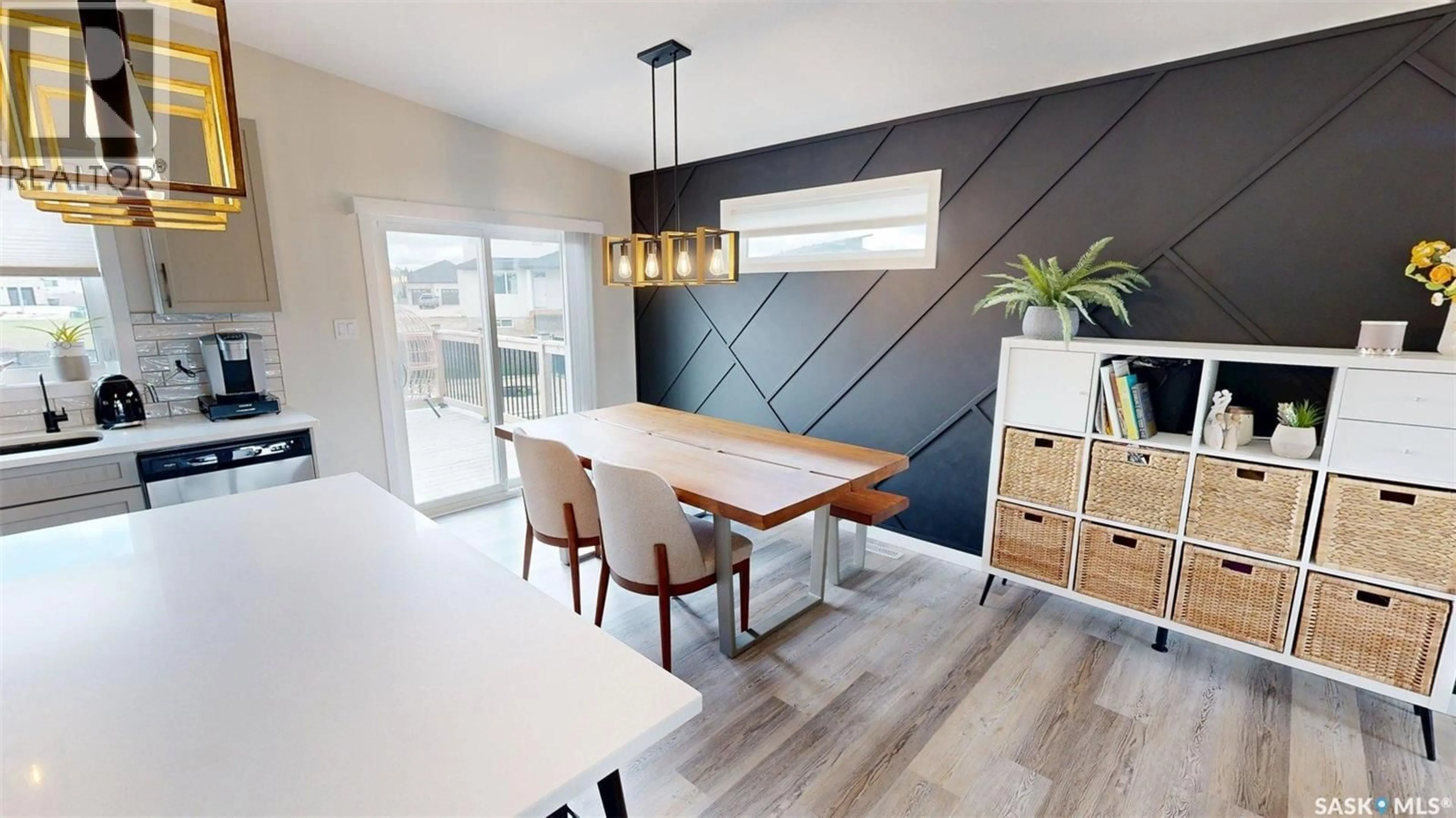 Dining room, wood/laminate floor for 371 EMERALD PARK ROAD, Edenwold Rm No.158 Saskatchewan S4L0A7