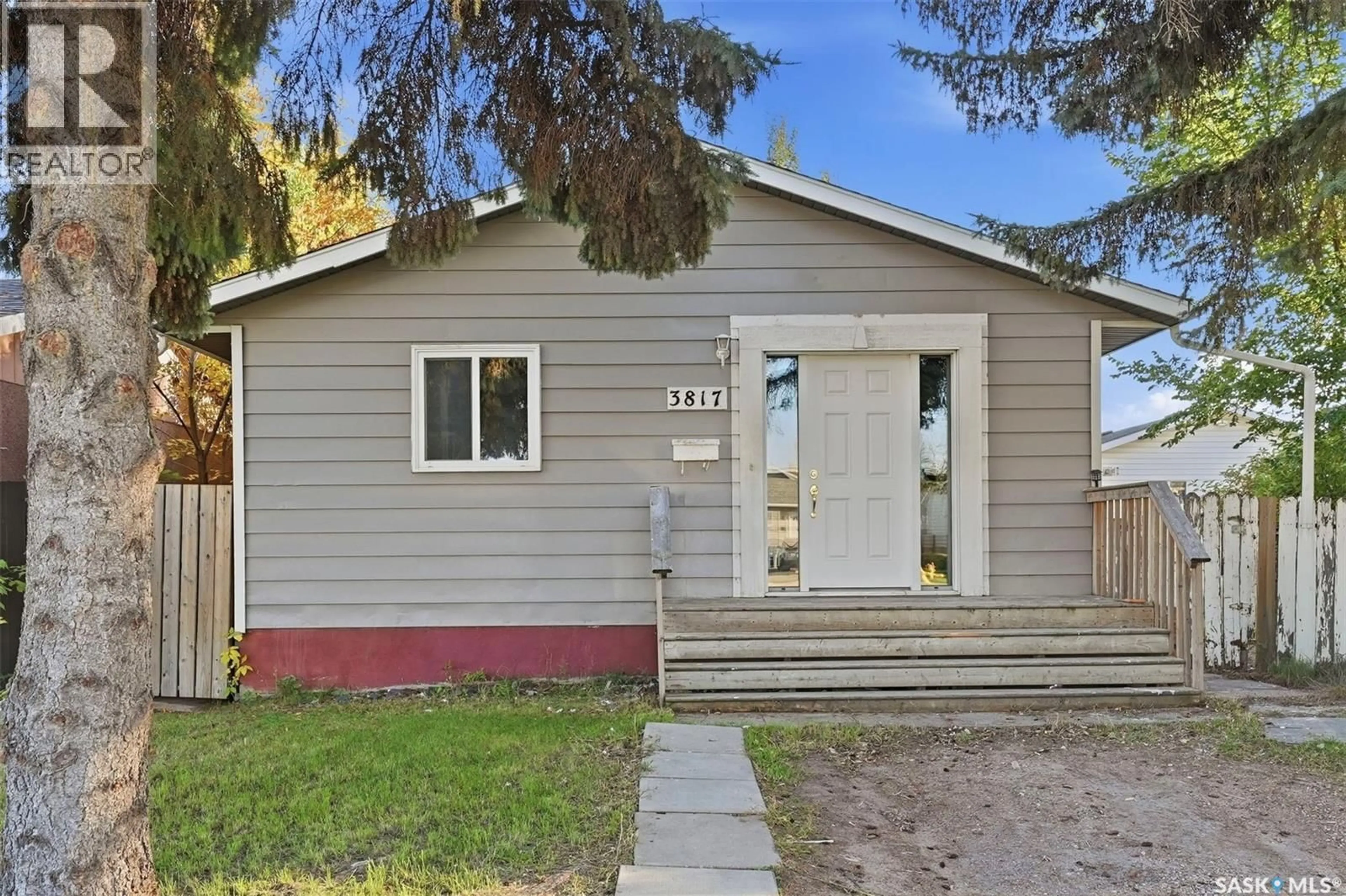 Home with vinyl exterior material, street for 3817 DIEFENBAKER DRIVE, Saskatoon Saskatchewan S7L5C6