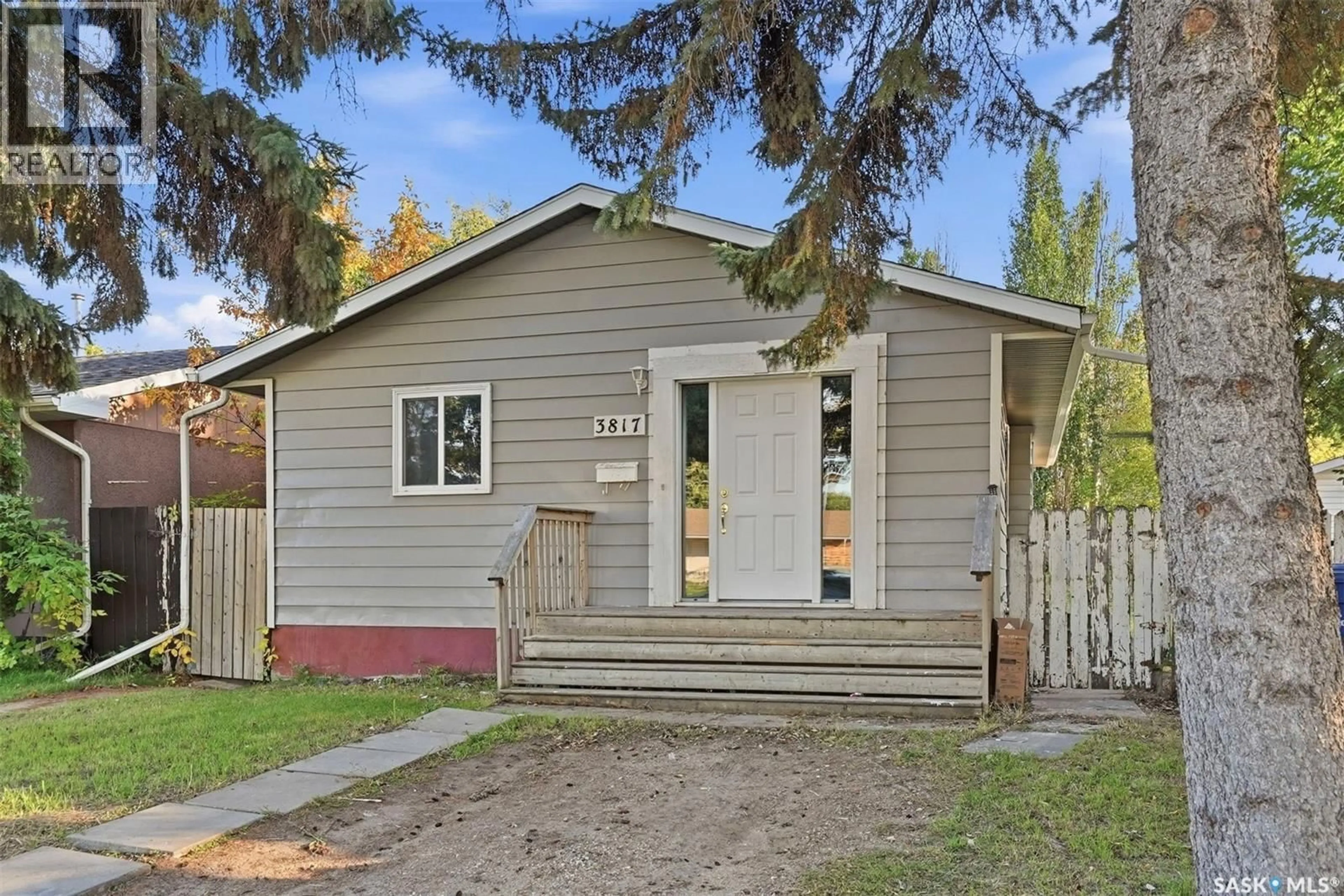 Home with vinyl exterior material, street for 3817 DIEFENBAKER DRIVE, Saskatoon Saskatchewan S7L5C6