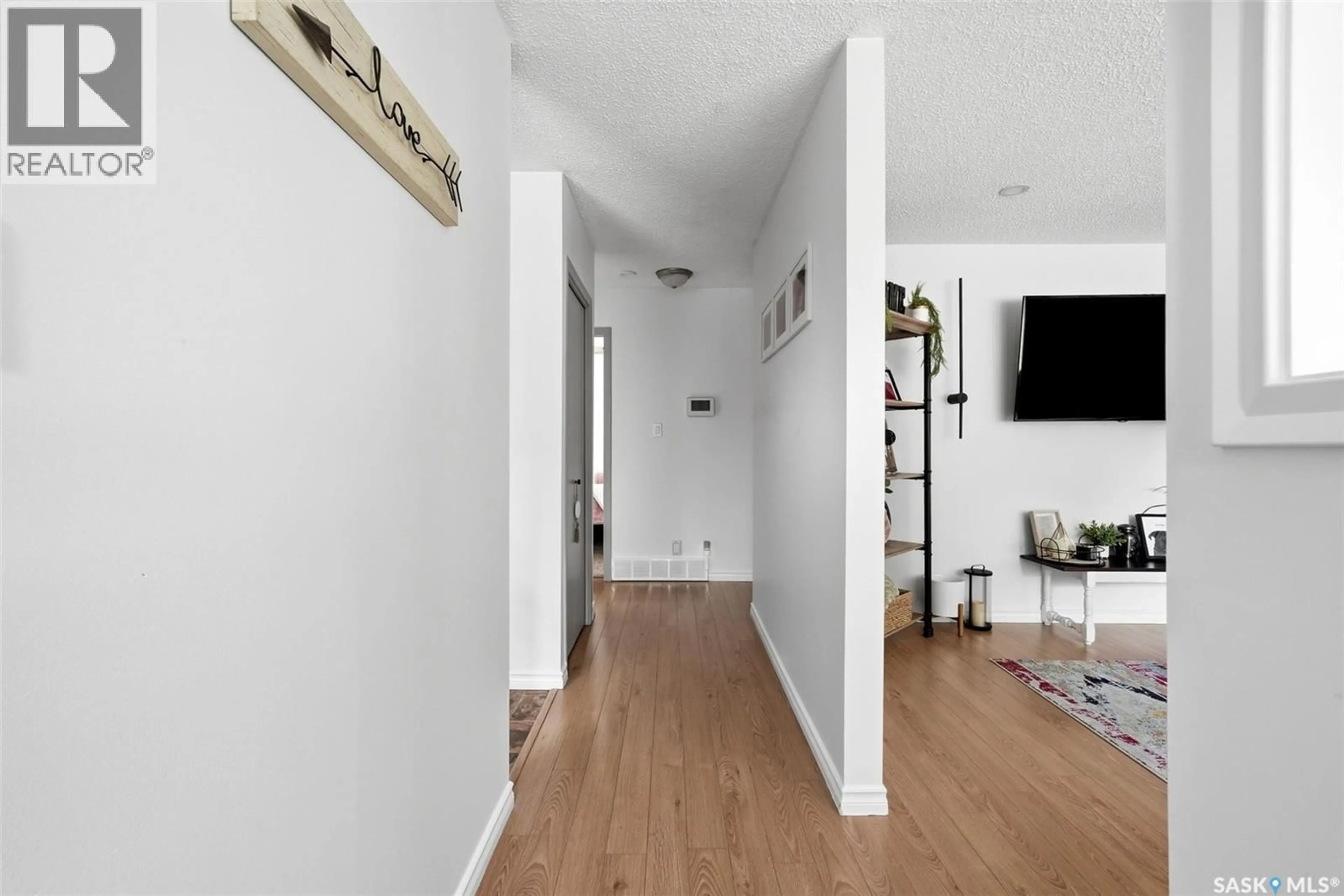 Indoor entryway for 80 EDEN AVENUE, Regina Saskatchewan S4T7A5