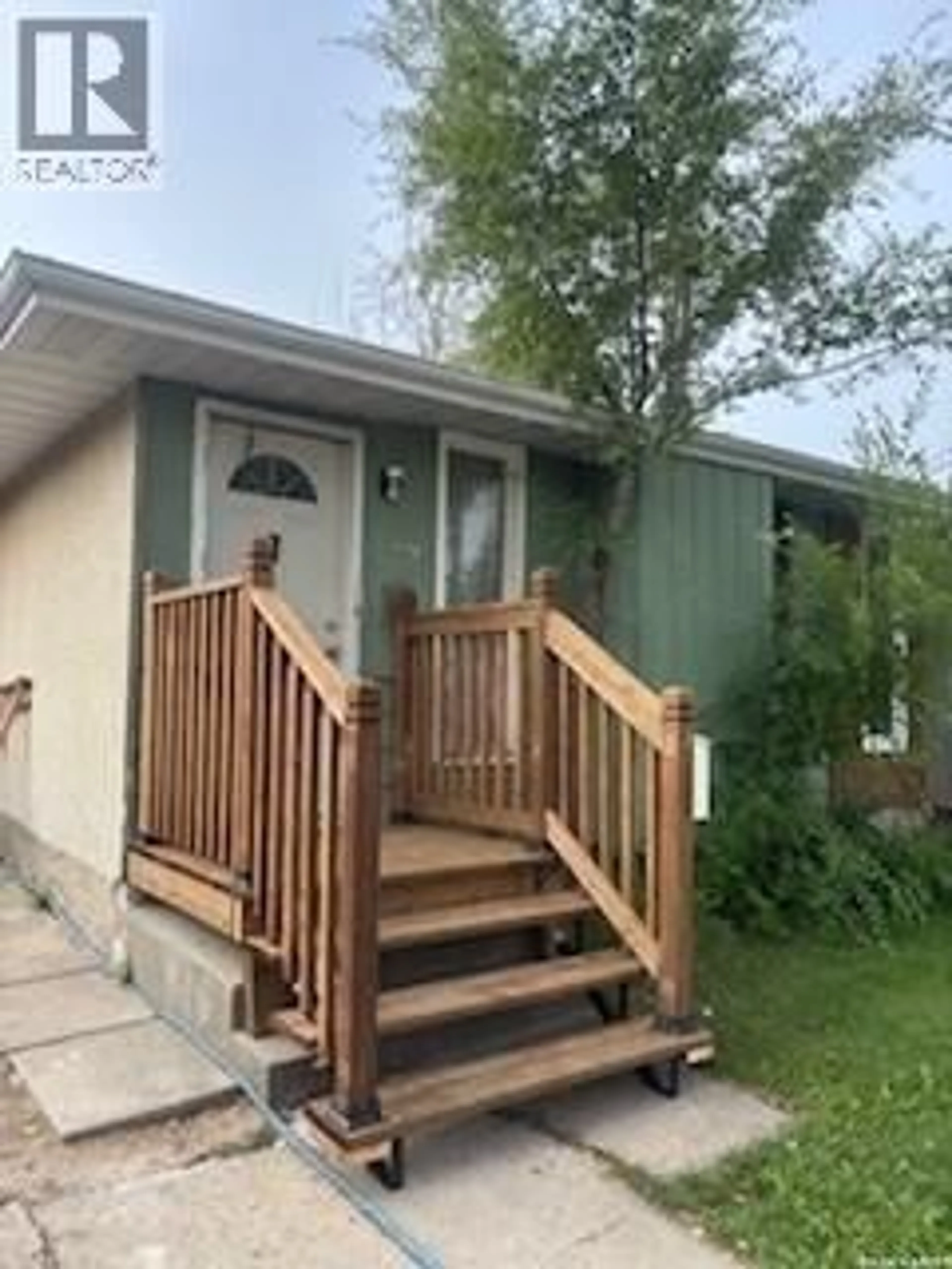 Unknown for 147 THOMSON AVENUE, Regina Saskatchewan S4N5L2