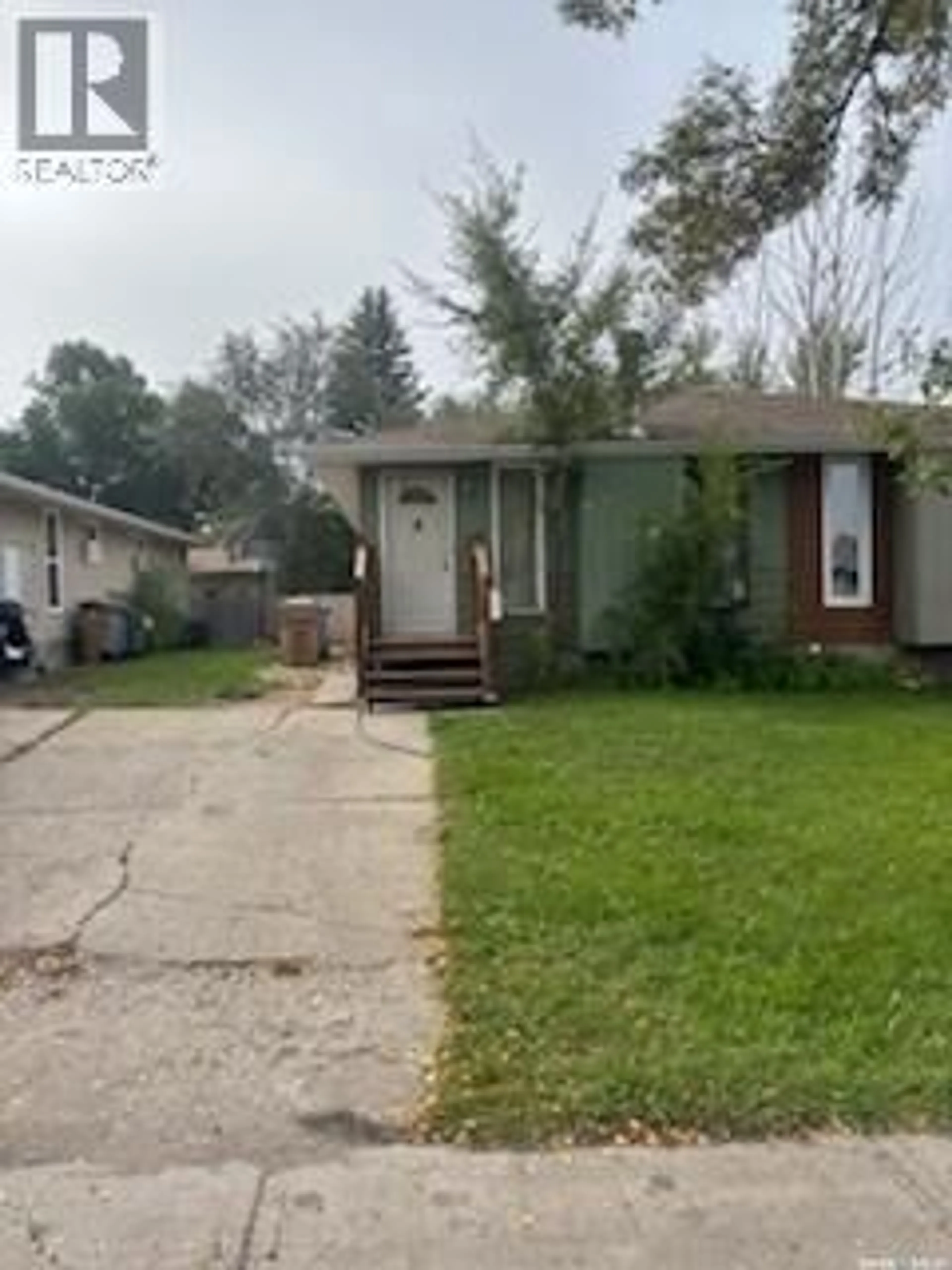 Unknown for 147 THOMSON AVENUE, Regina Saskatchewan S4N5L2