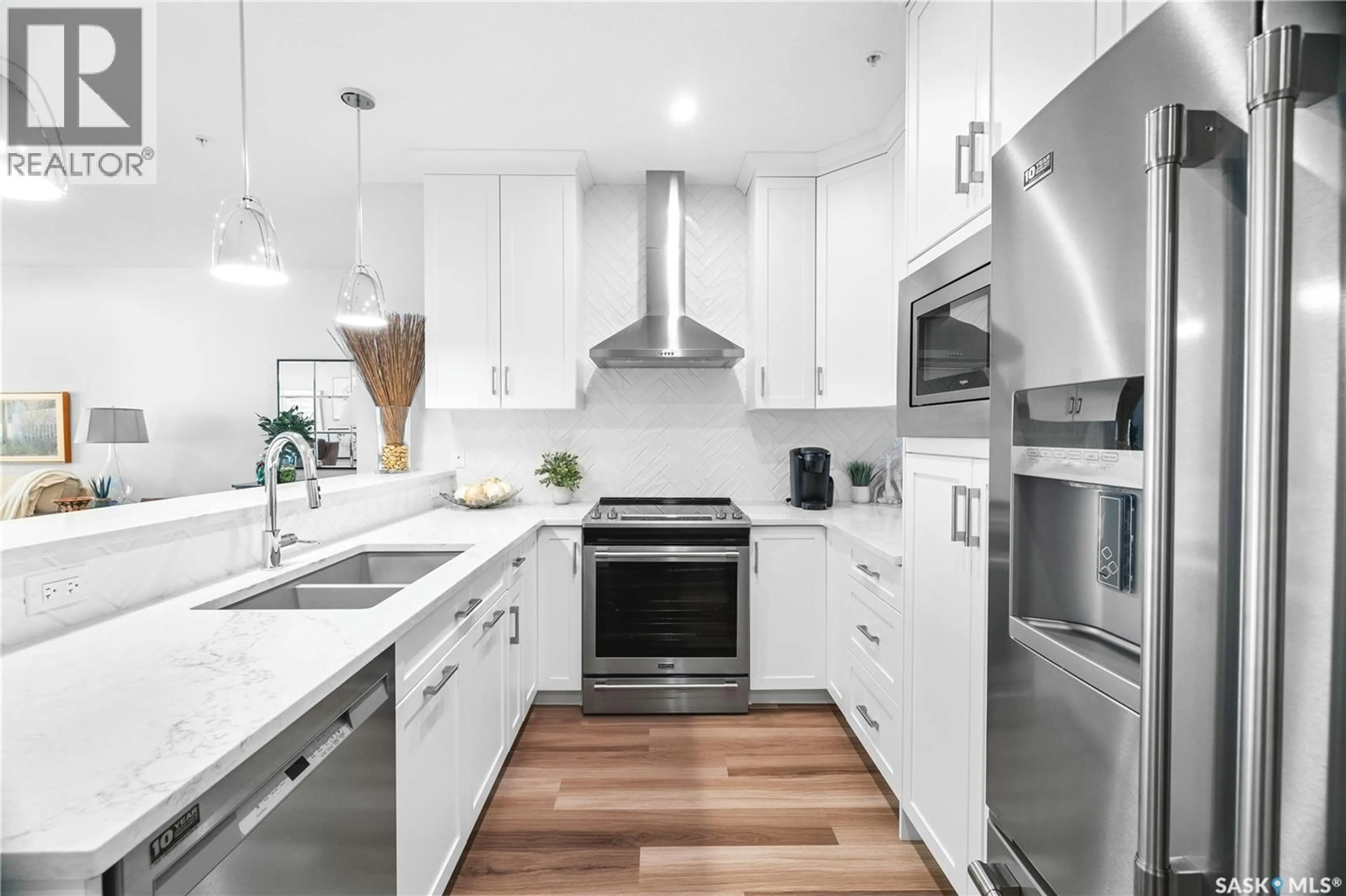 Contemporary kitchen, unknown for 317 - 3581 EVANS COURT, Regina Saskatchewan S4S7A3