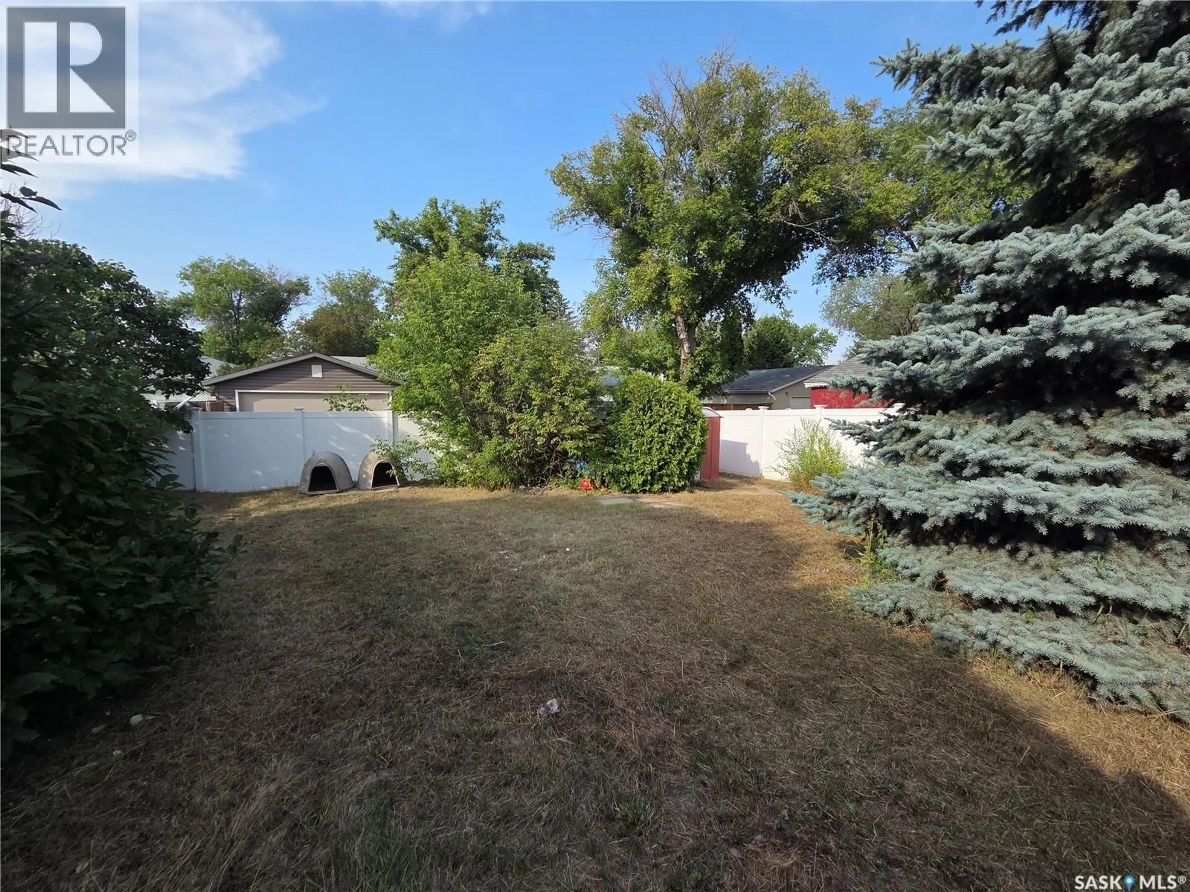 A pic from outside/outdoor area/front of a property/back of a property/a pic from drone, street for 2776 EASTVIEW, Saskatoon Saskatchewan S7J3H5
