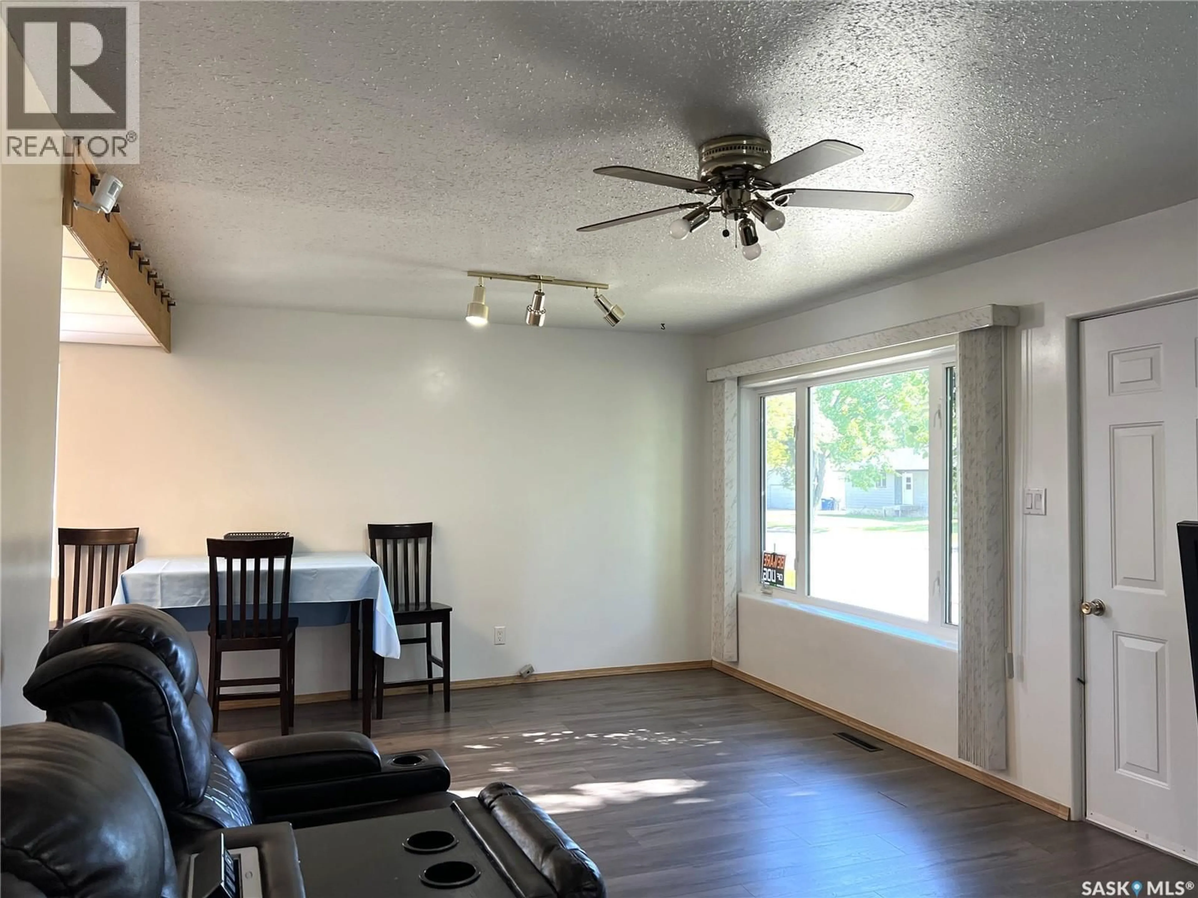 A pic of a room for 515 3RD AVENUE, Meadow Lake Saskatchewan S9X1B2