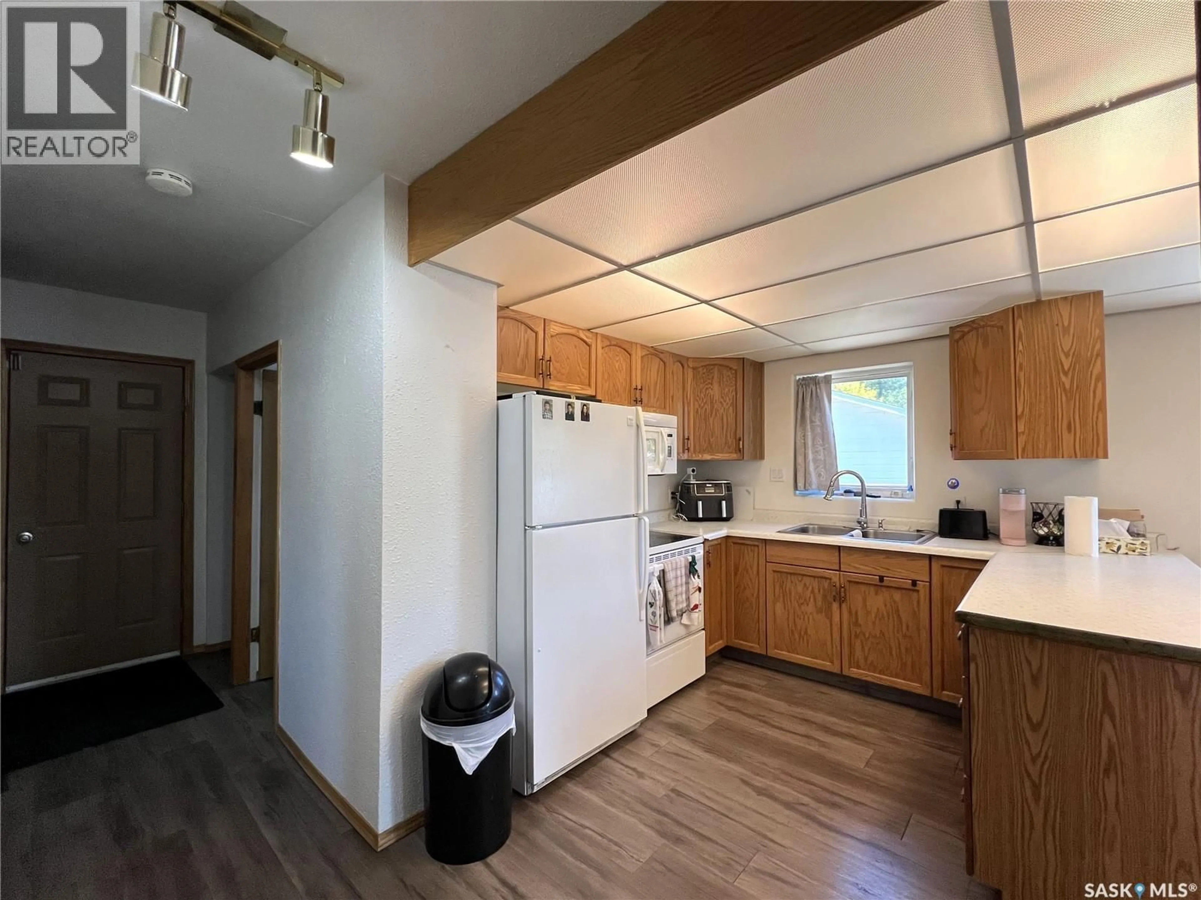 Standard kitchen, unknown for 515 3RD AVENUE, Meadow Lake Saskatchewan S9X1B2