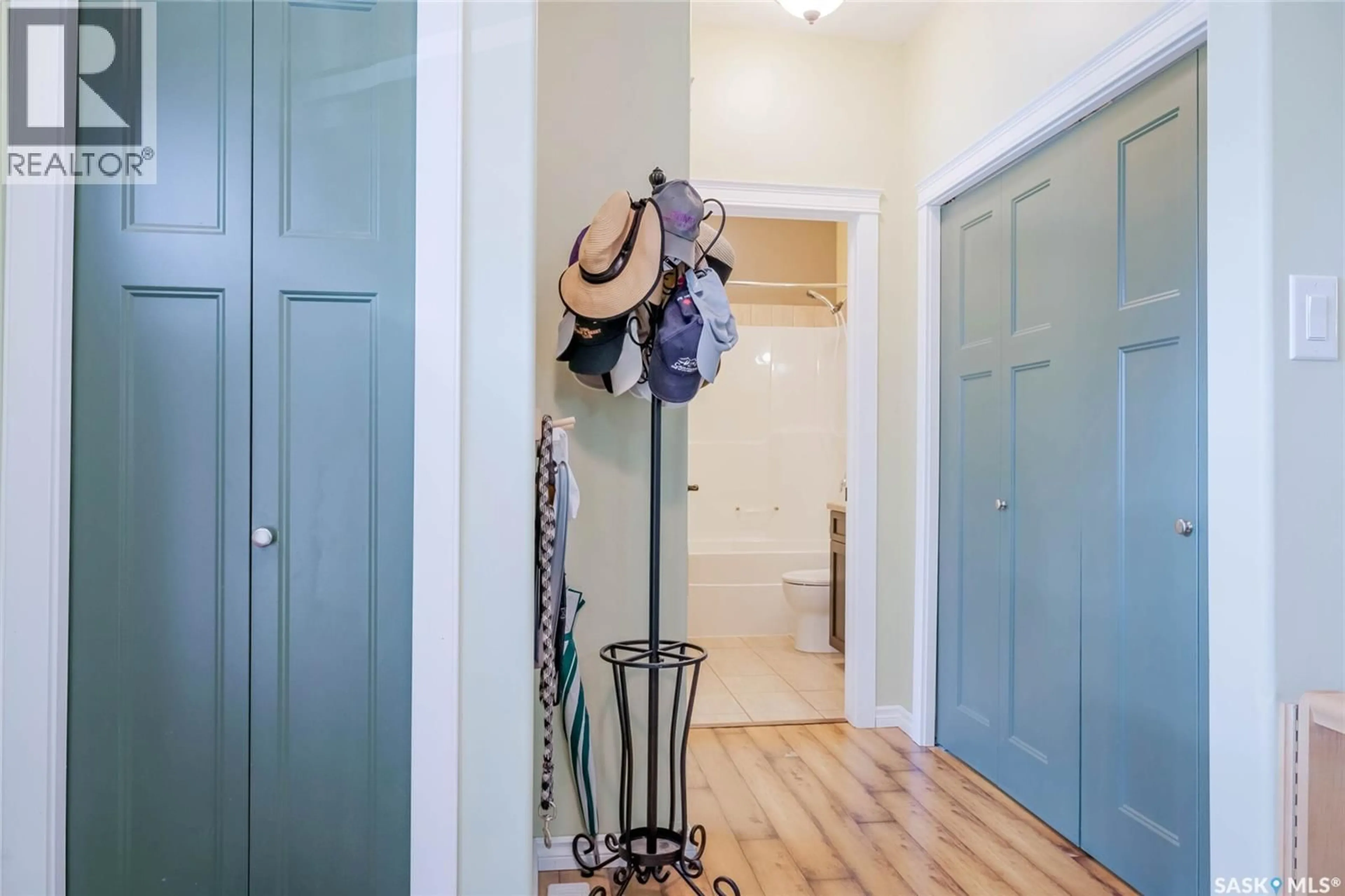 Indoor entryway for 303B LAC DES ILES ROAD, Lac des Îles Saskatchewan S0M1A0