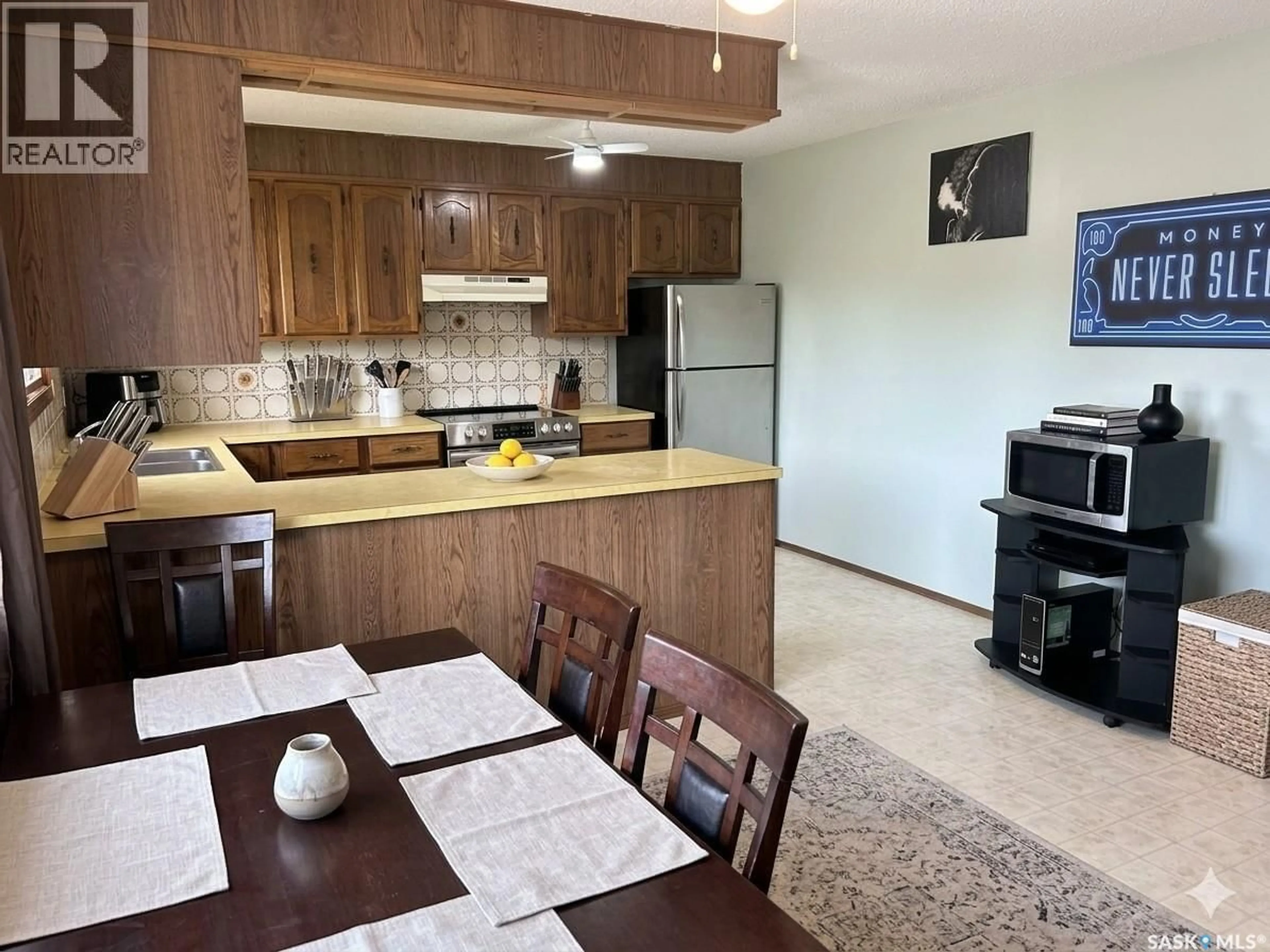 Standard kitchen, unknown for 204 RAILWAY AVENUE, Shellbrook Saskatchewan S0J2E0