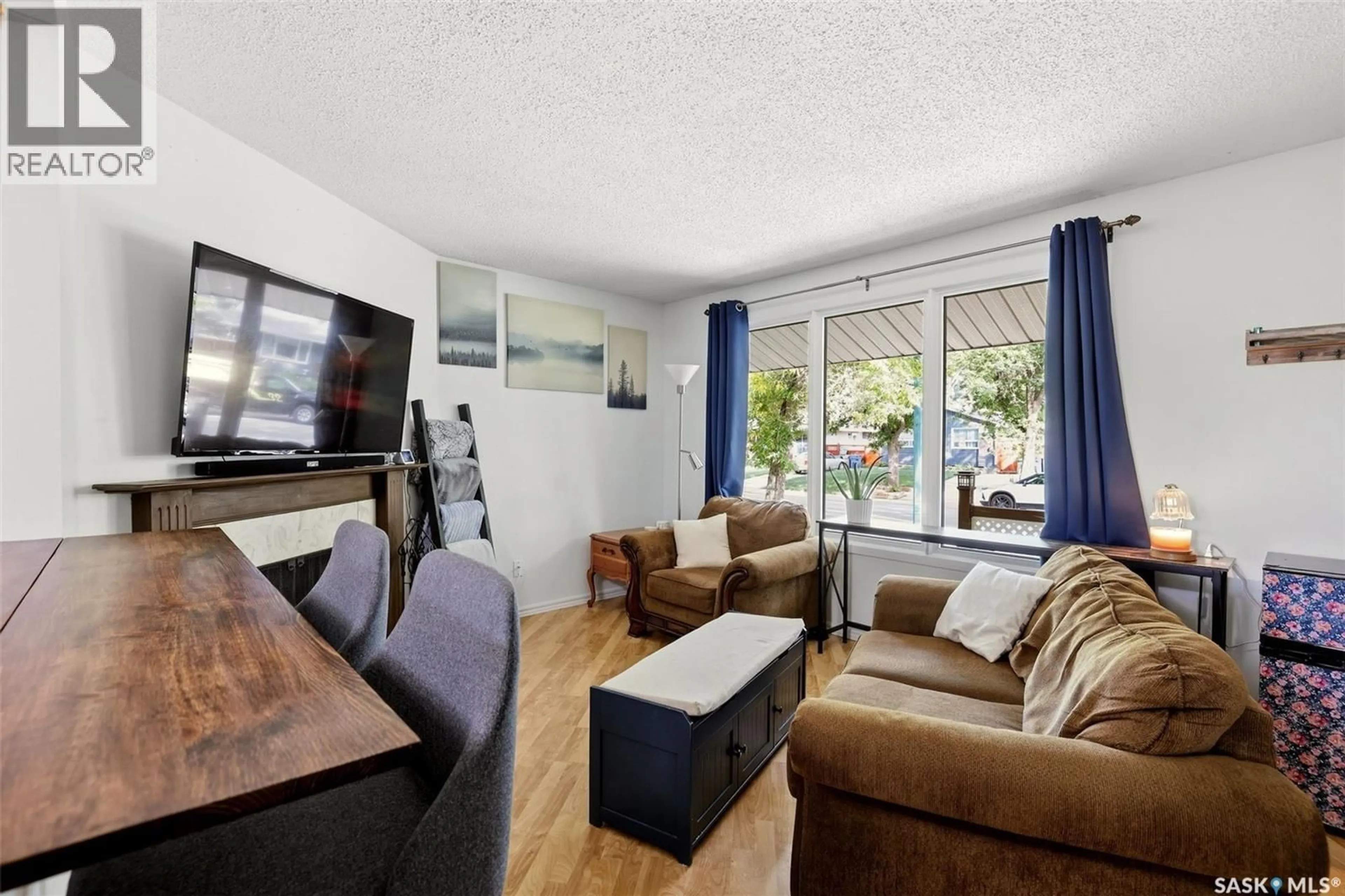Living room with furniture, unknown for 282 TRUDELLE CRESCENT, Regina Saskatchewan S4T6T5