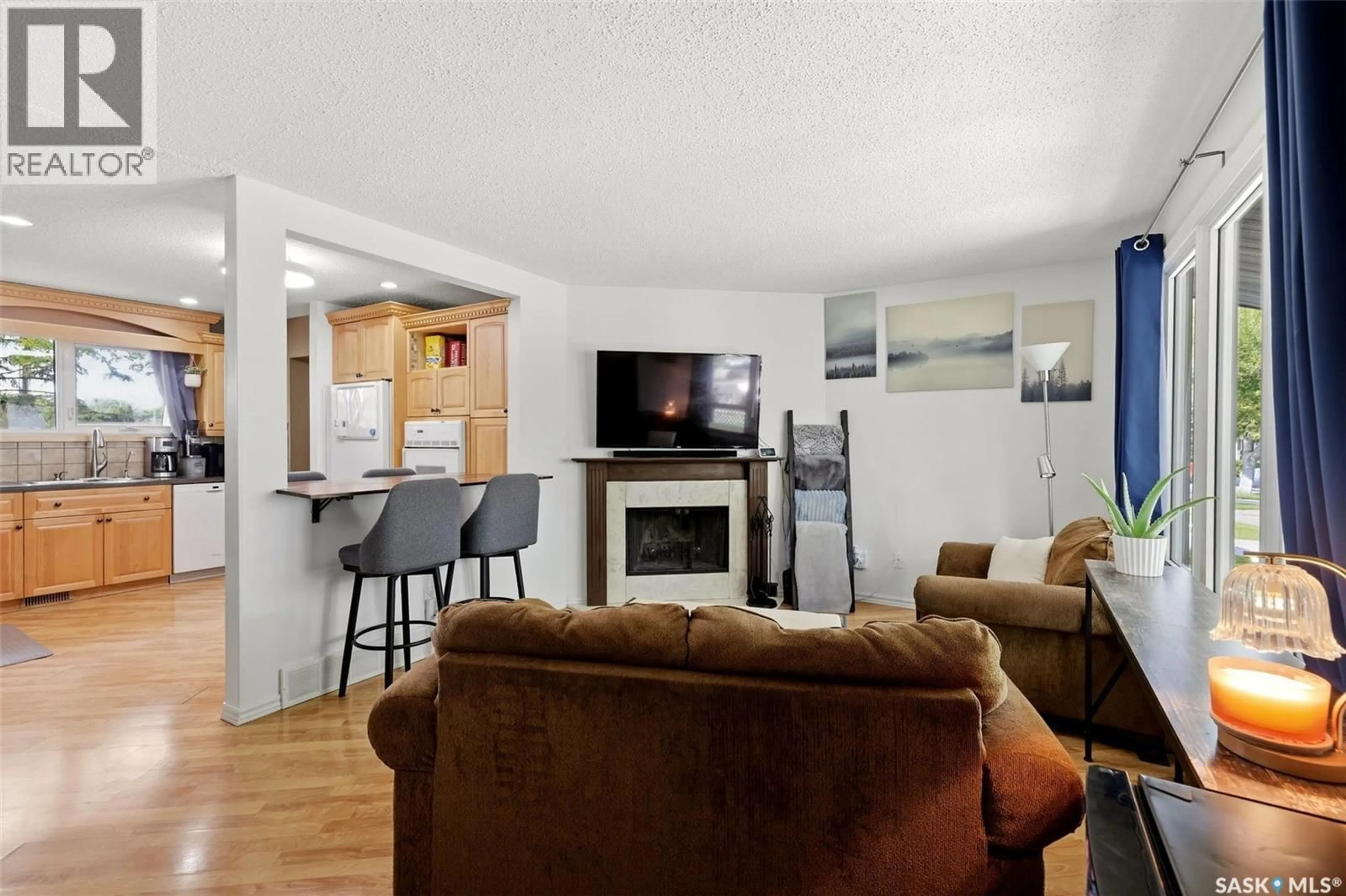 Living room with furniture, unknown for 282 TRUDELLE CRESCENT, Regina Saskatchewan S4T6T5