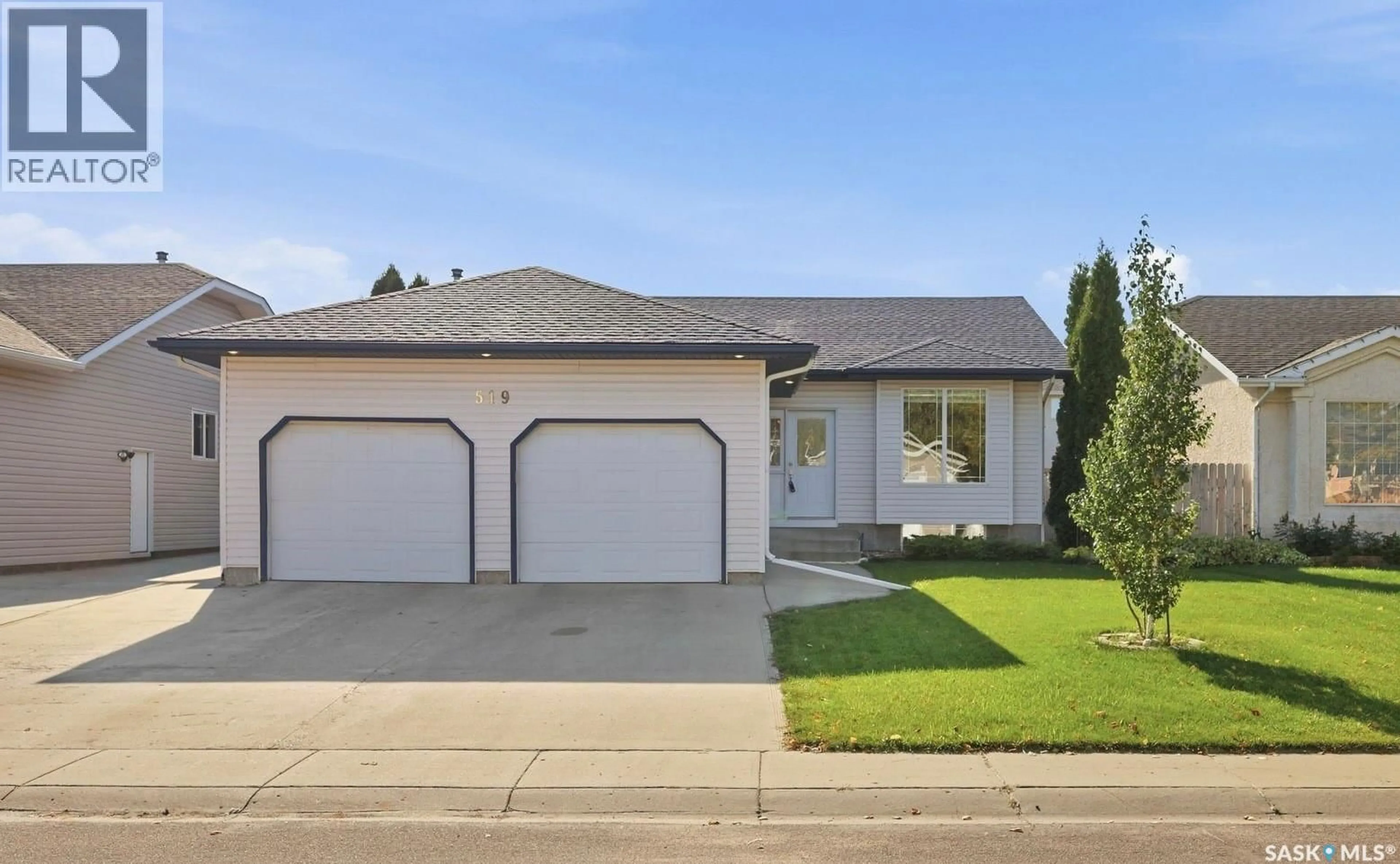 Home with vinyl exterior material, street for 519 BEERLING CRESCENT, Saskatoon Saskatchewan S7S1K5