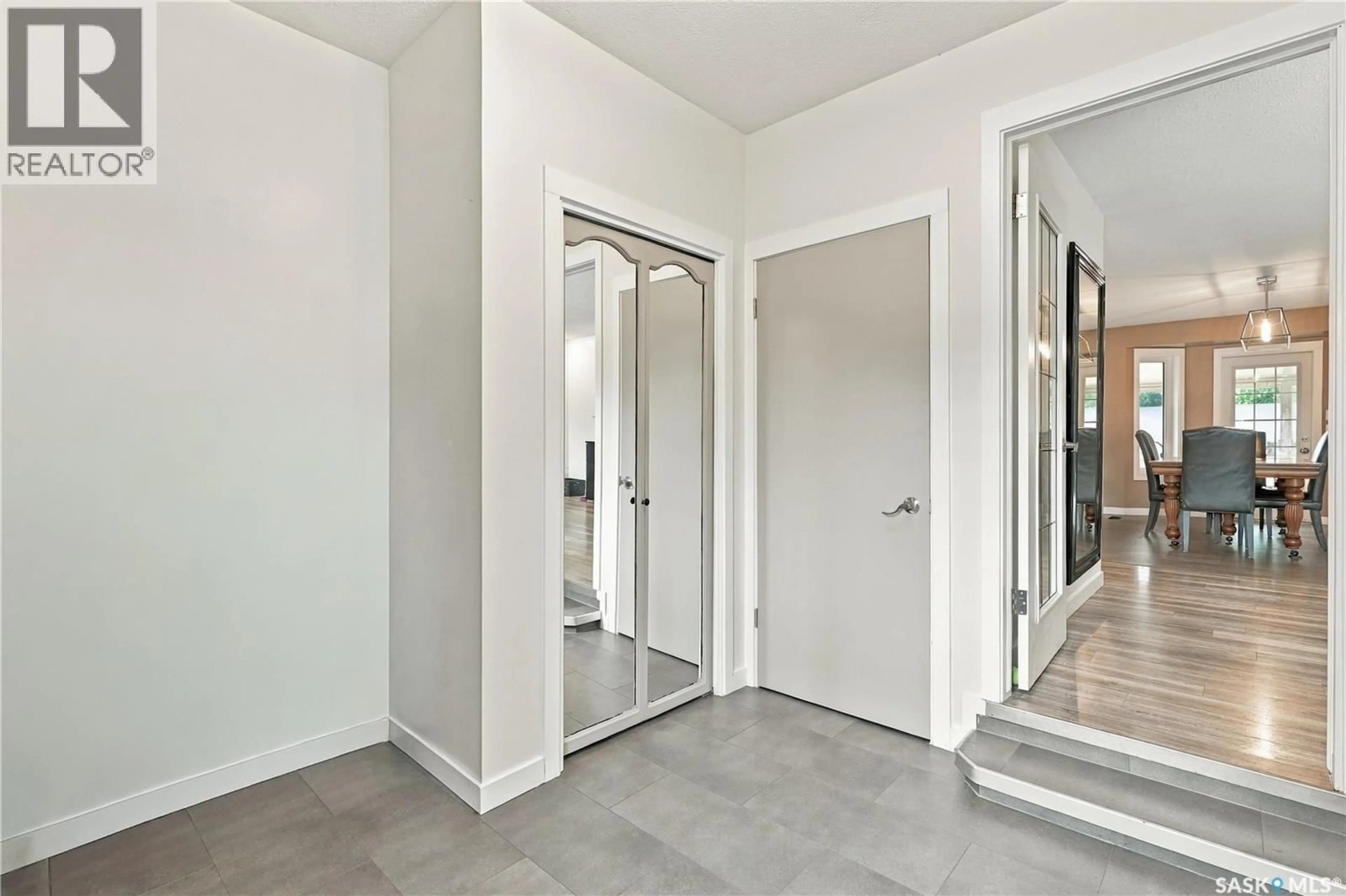 Indoor entryway for 1716 CLIVE BAY E, Regina Saskatchewan S4V2R8