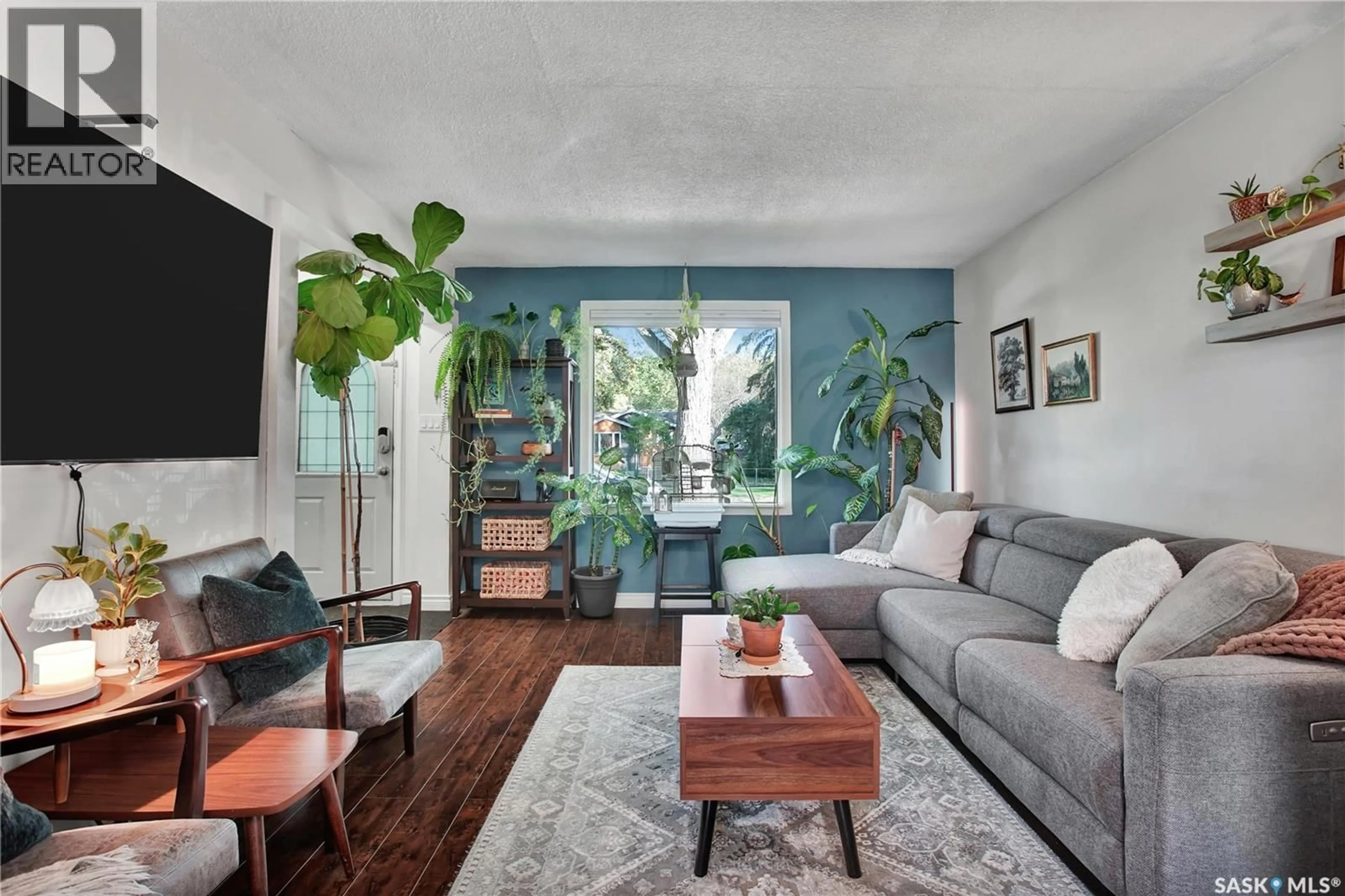 Living room with furniture, unknown for 1940 COY AVENUE, Saskatoon Saskatchewan S7M0J1