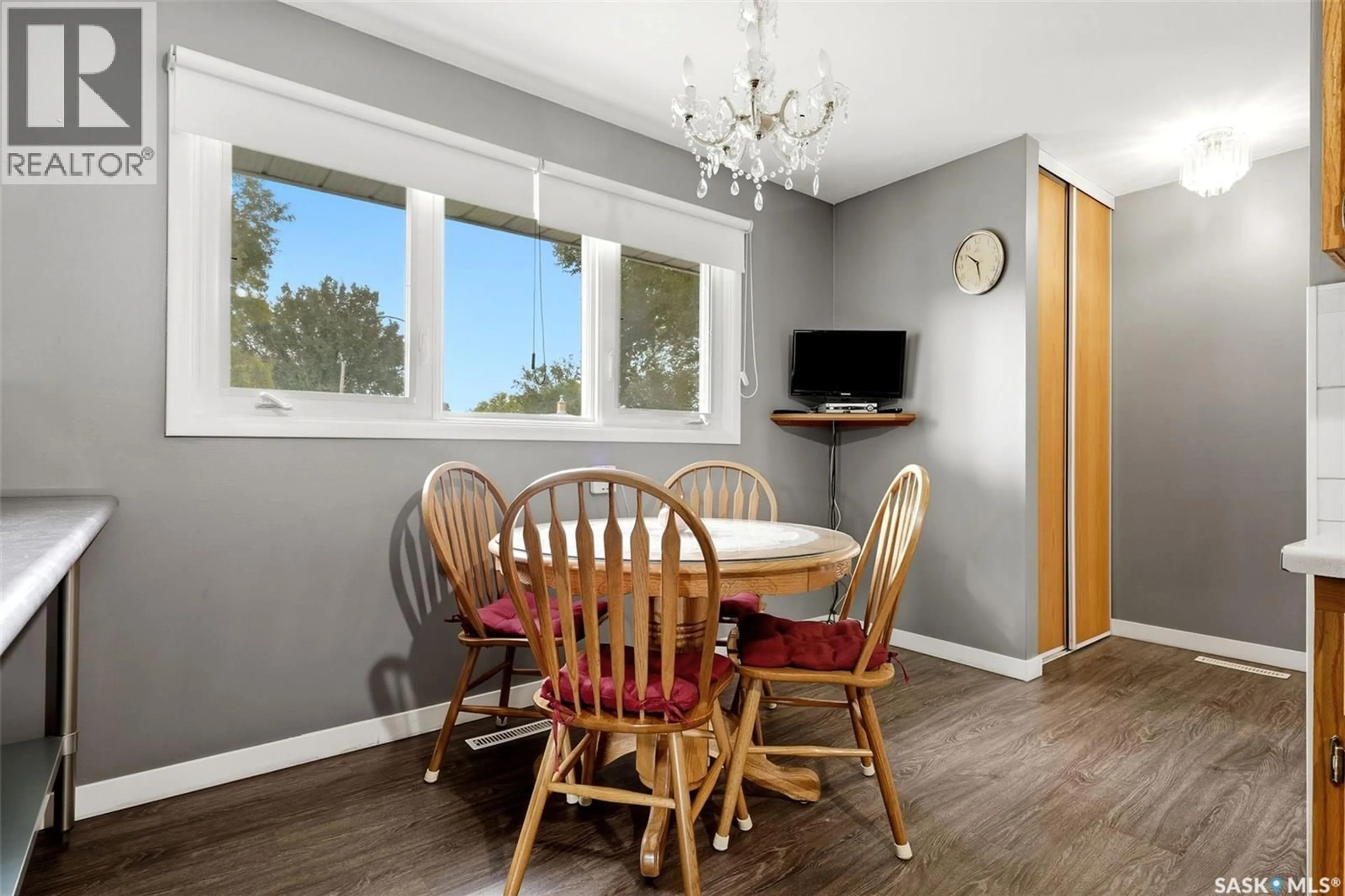 Dining room, wood/laminate floor for 156 MCCAUL CRESCENT, Regina Saskatchewan S4R3X1