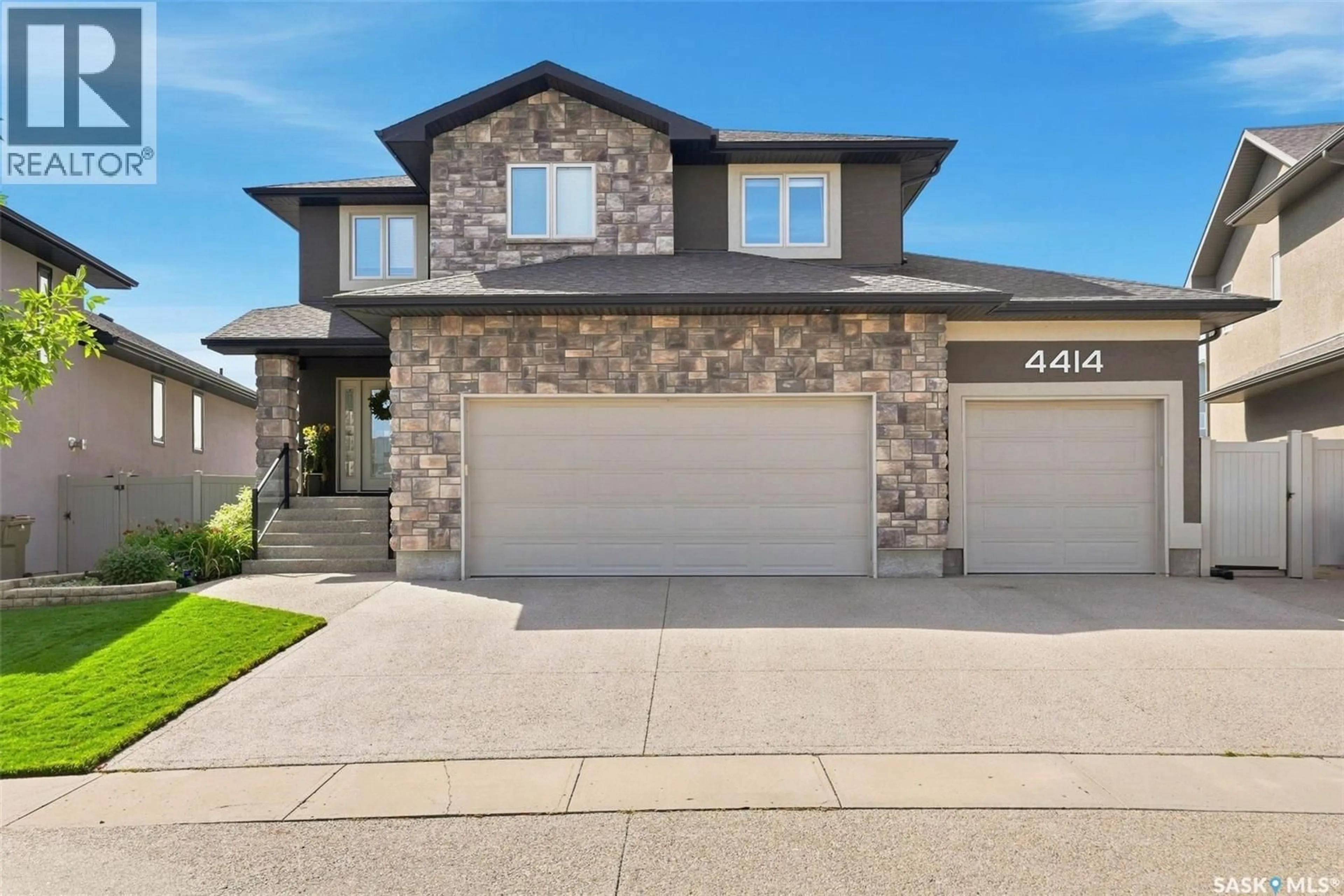 Home with vinyl exterior material, street for 4414 SANDPIPER CRESCENT, Regina Saskatchewan S4V1N3