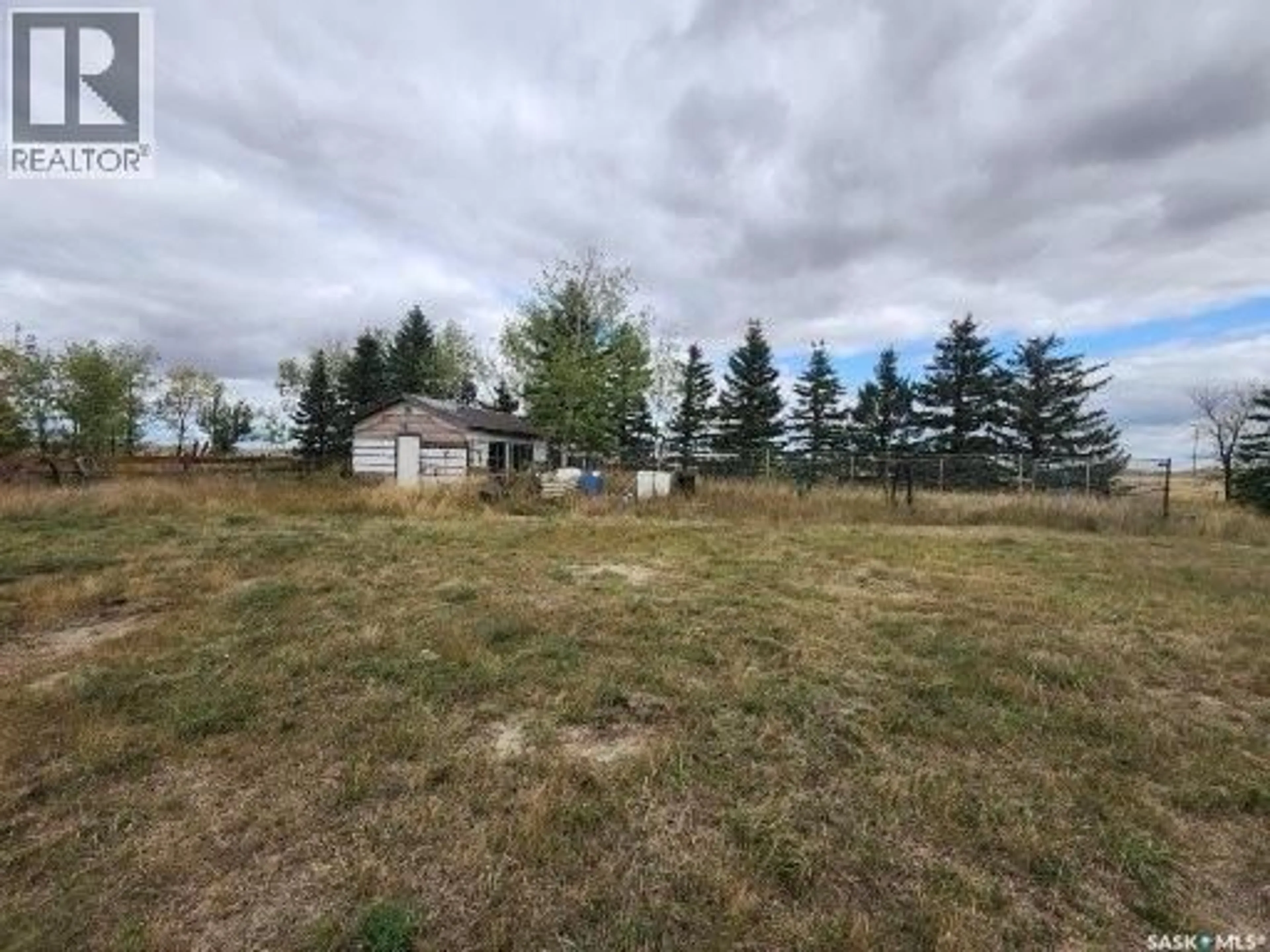 A pic from outside/outdoor area/front of a property/back of a property/a pic from drone, unknown for PENNANT ACREAGE, Riverside Rm No. 168 Saskatchewan S0N1X0