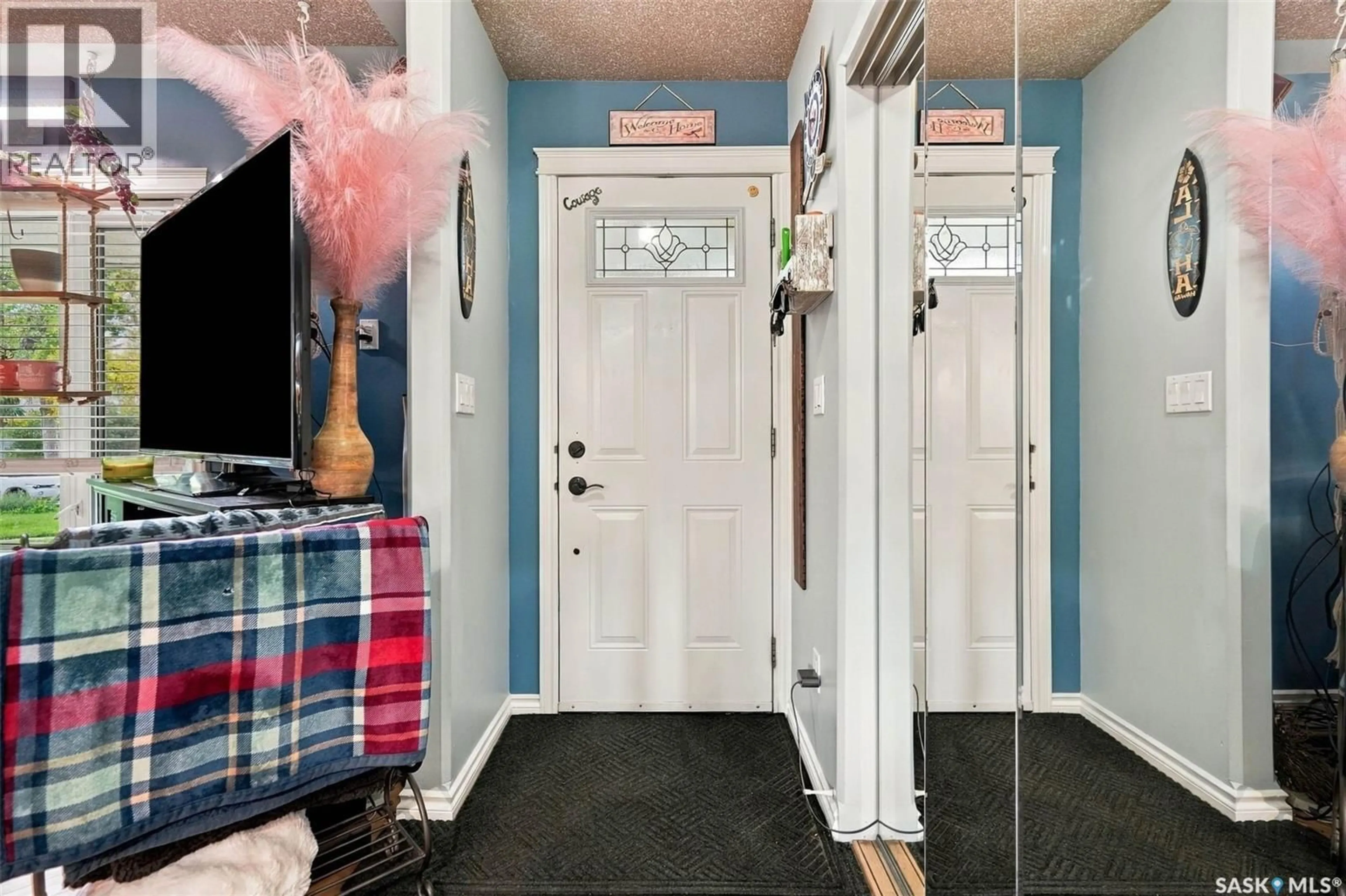 Indoor entryway for 3515 ALLEN AVENUE, Regina Saskatchewan S4S0Z8
