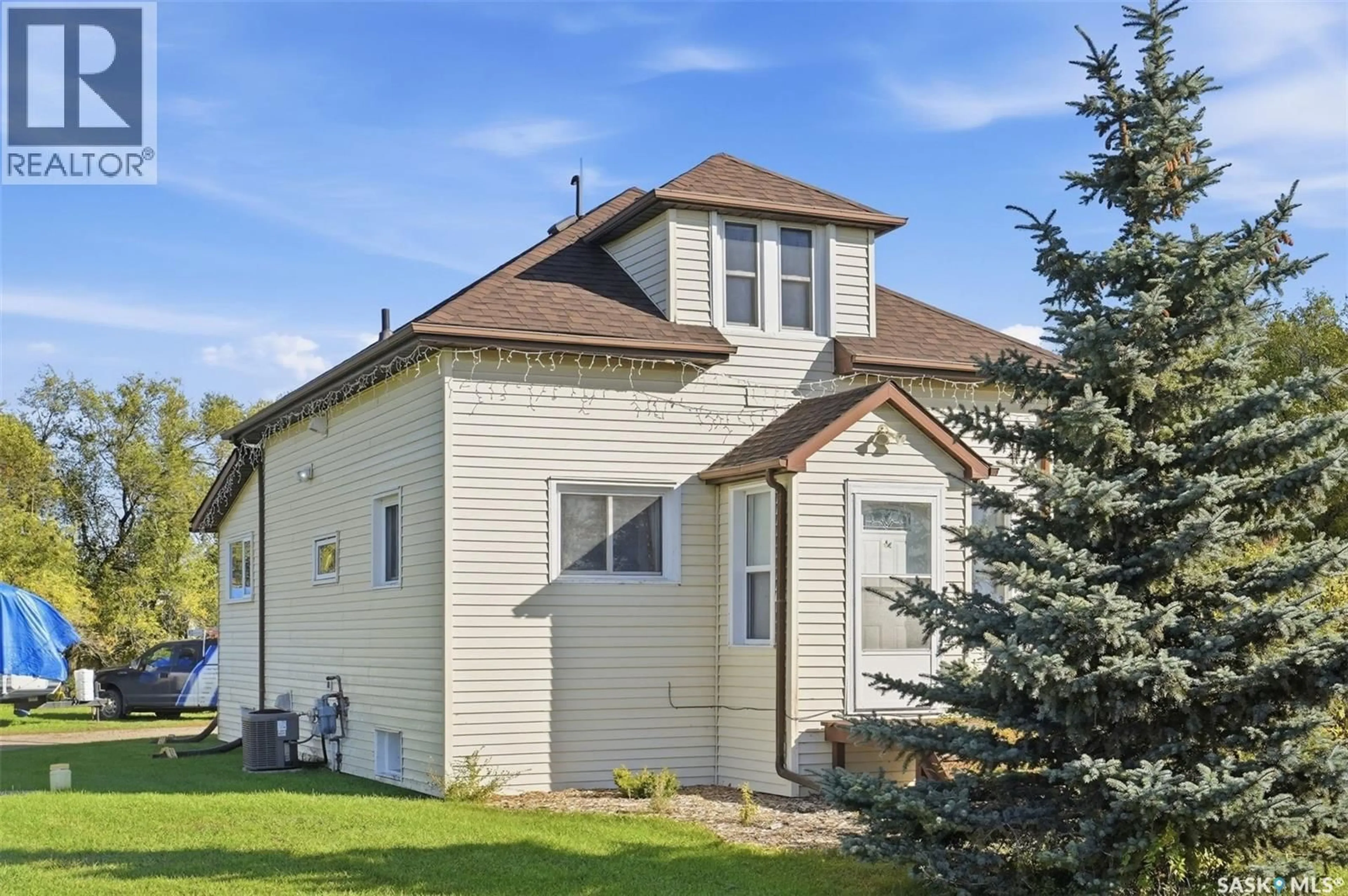 Home with vinyl exterior material, unknown for 100 PIKE LAKE ROAD, Vanscoy Saskatchewan S0L3J0