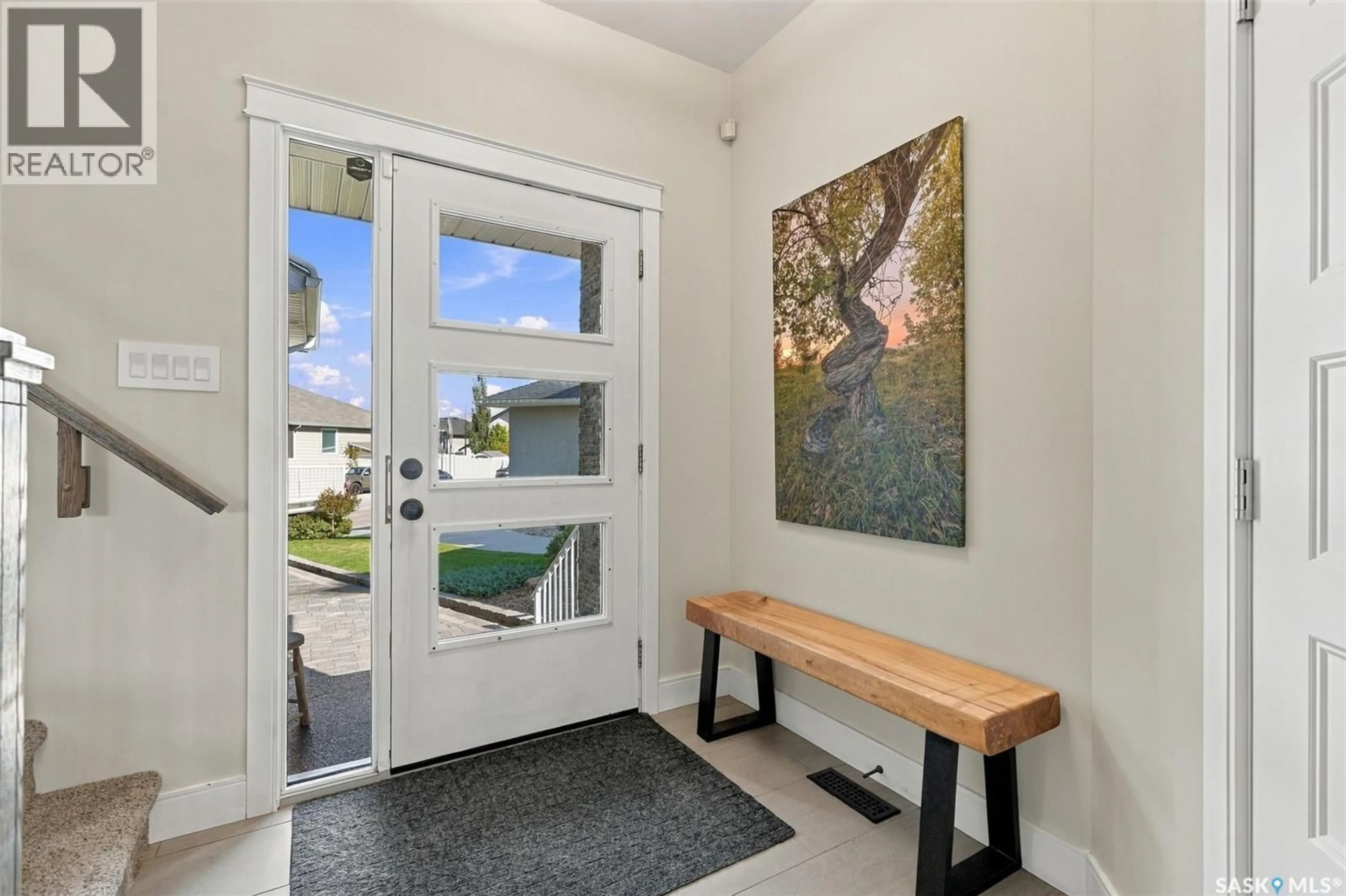 Indoor entryway for 151 GLACIAL SHORES COURT, Saskatoon Saskatchewan S7J0L3