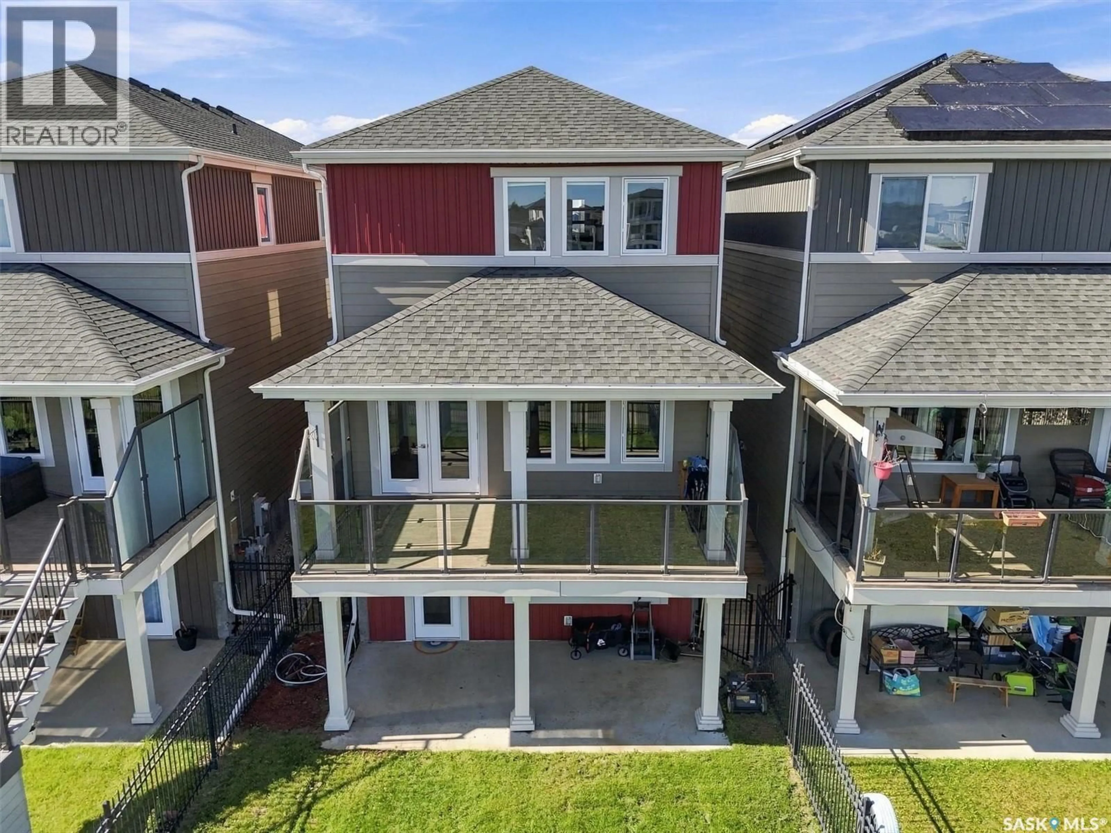 A pic from outside/outdoor area/front of a property/back of a property/a pic from drone, unknown for 814 KENSINGTON BOULEVARD, Saskatoon Saskatchewan S7L6C6