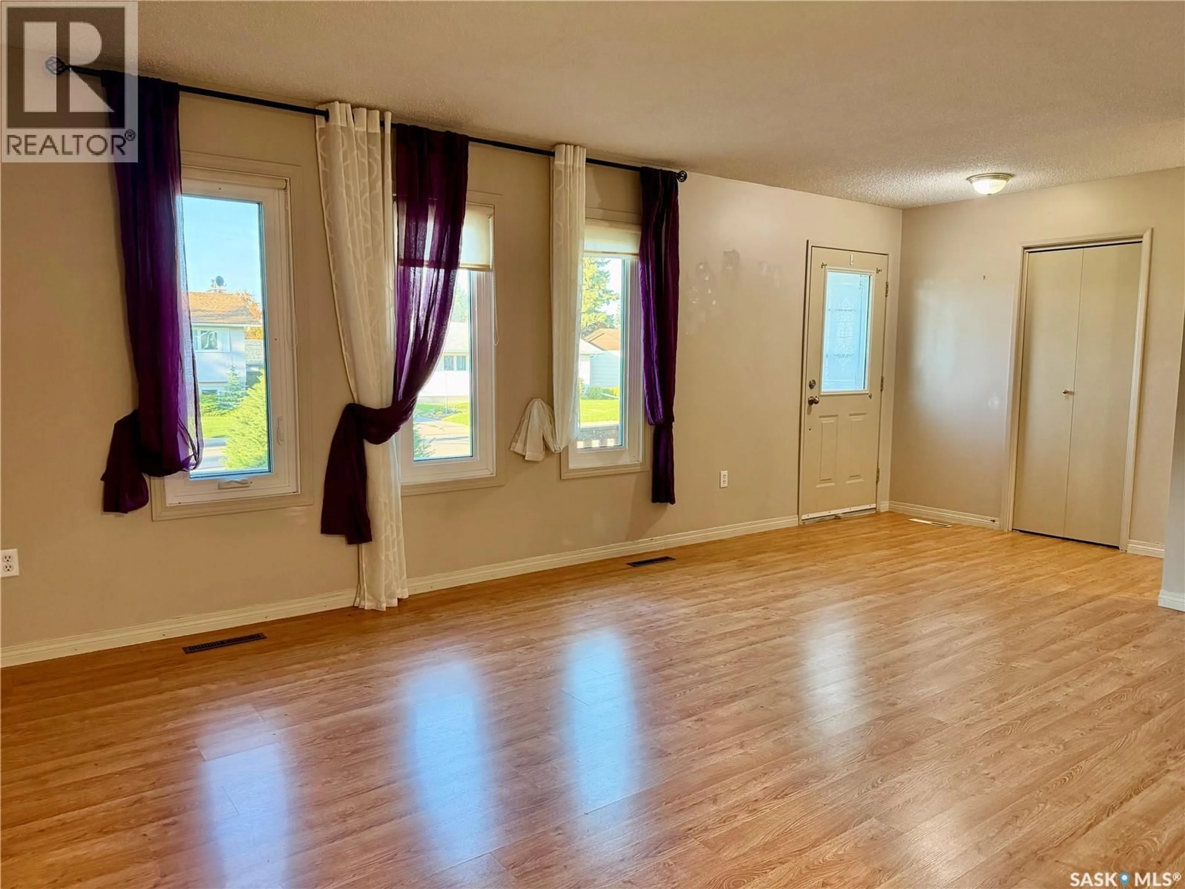 A pic of a room for 305 CHURCHILL DRIVE, Melfort Saskatchewan S0E1A0