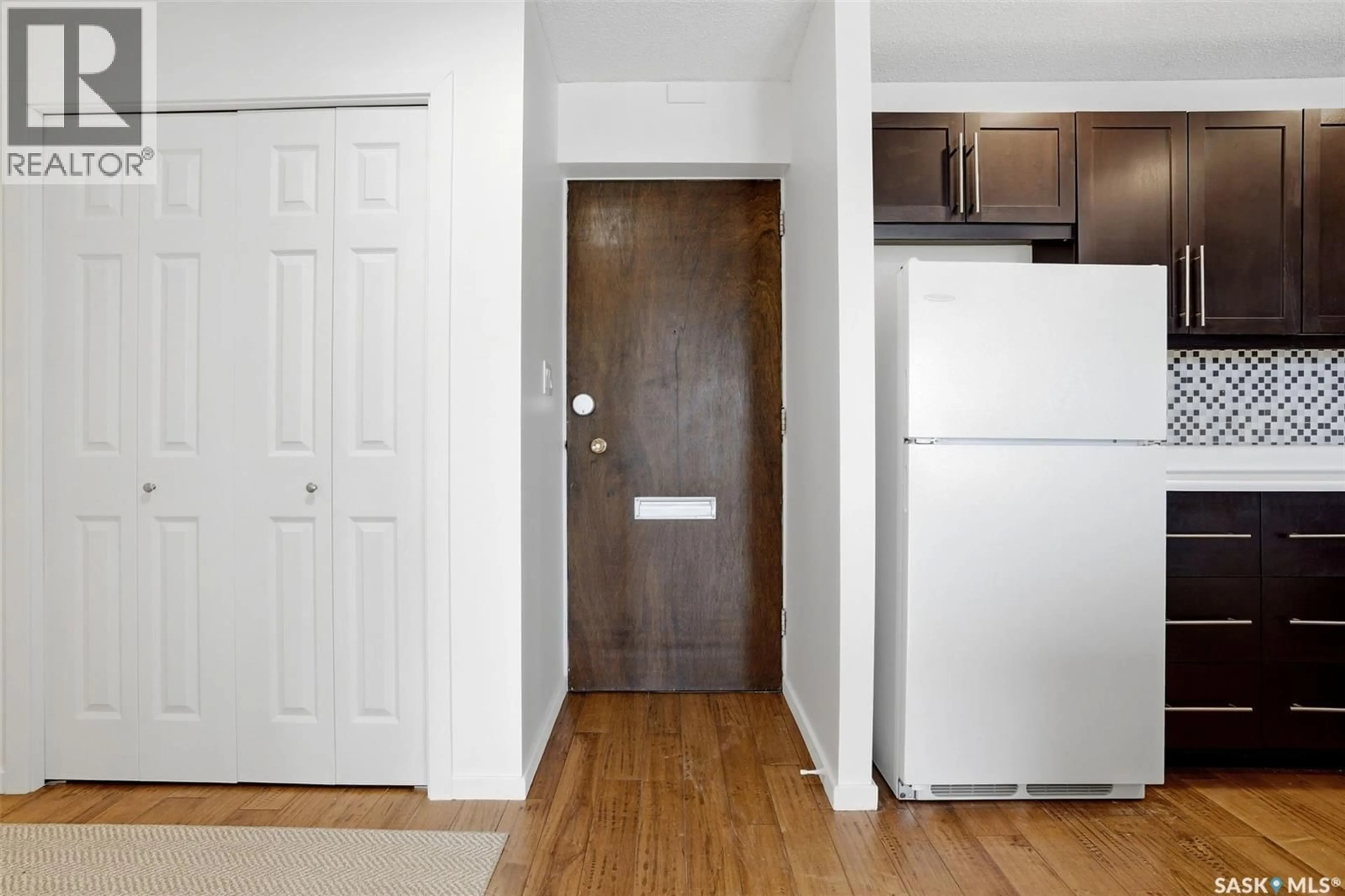 Indoor entryway for 4545 - 605 RAE STREET, Regina Saskatchewan S4S3B2