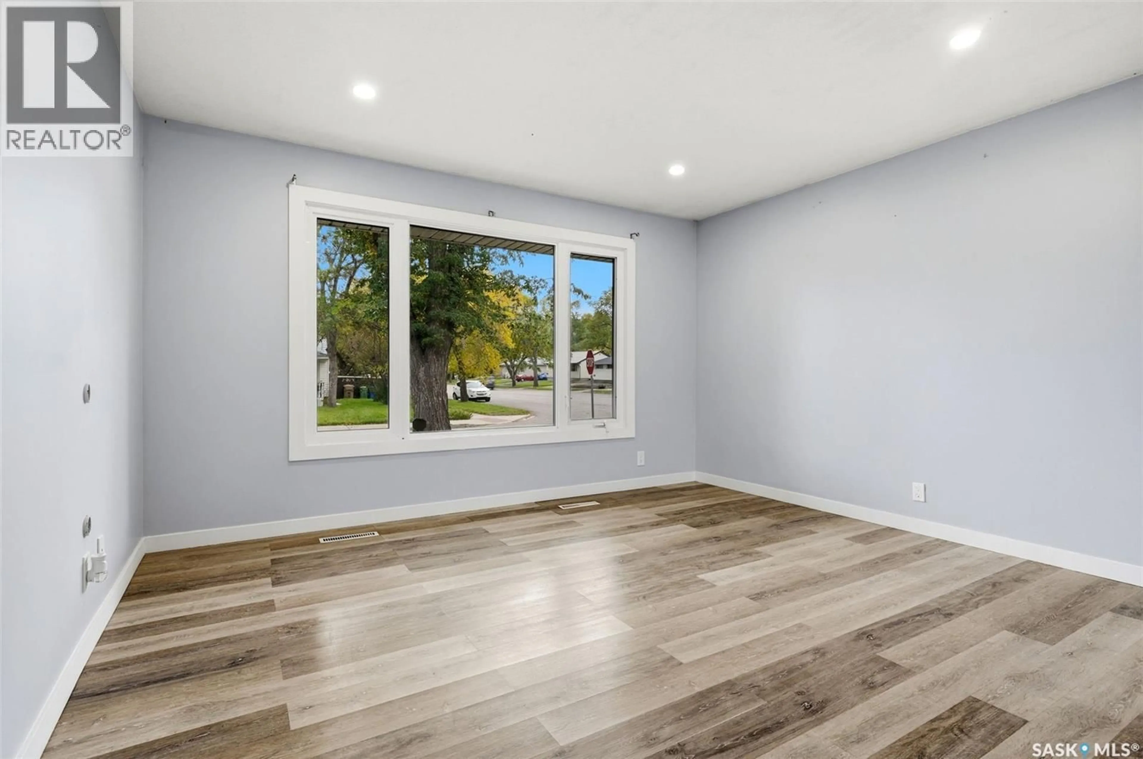 A pic of a room for 2 SAMPSON PLACE, Regina Saskatchewan S4R4R4