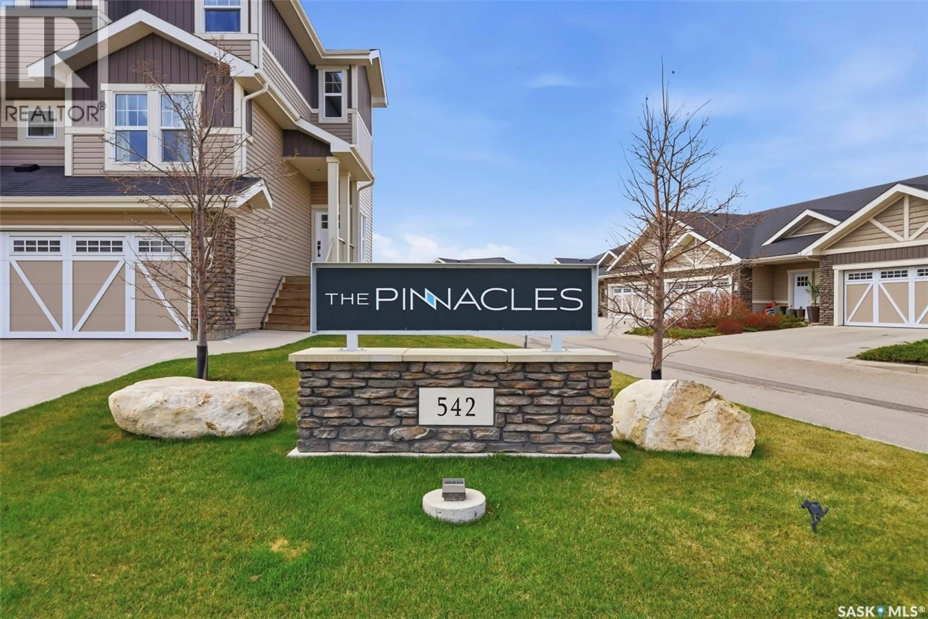 Indoor entryway for 105 - 542 PRINGLE CRESCENT, Saskatoon Saskatchewan S7T0W9